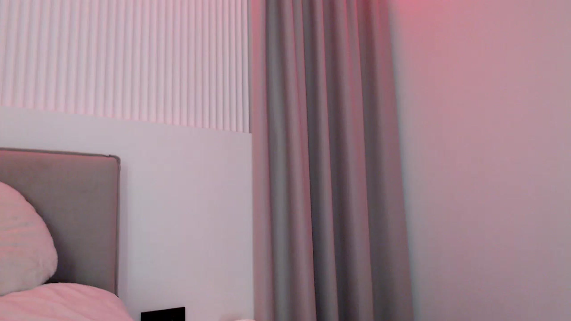 Gallery image thumbnail from Juicyylips's myfreecams stream on, 12/03/2023, 20:25 image 5 of 20