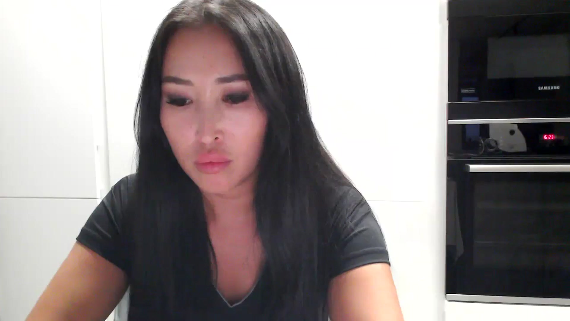 Gallery image thumbnail from Juicyylips's myfreecams stream on, 12/05/2023, 13:58 image 4 of 20