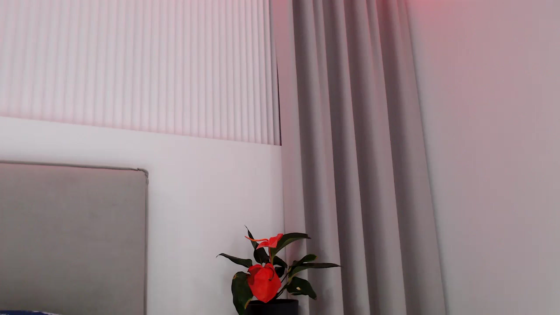 Gallery image thumbnail from Juicyylips's myfreecams stream on, 12/07/2023, 13:53 image 12 of 20