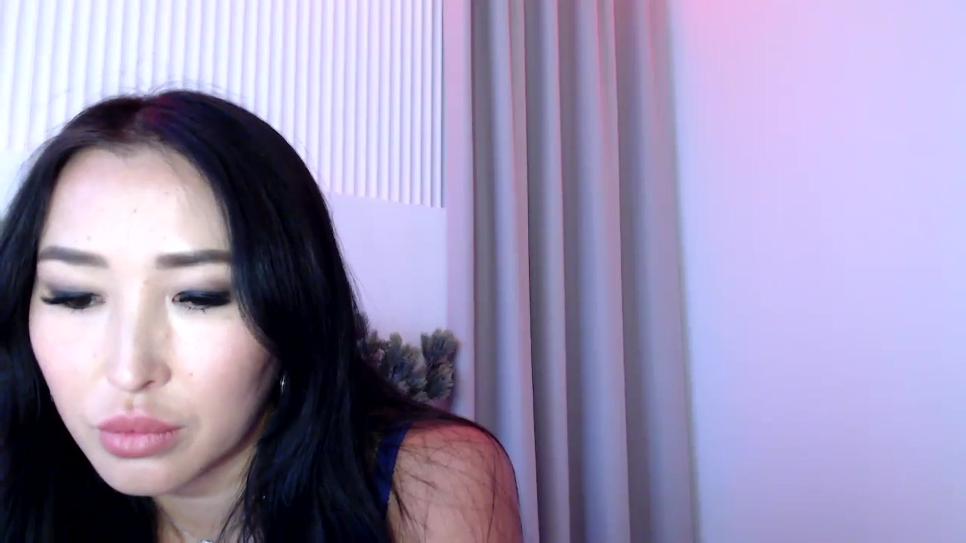 Gallery image thumbnail from Juicyylips's myfreecams stream on, 12/11/2023, 12:48 image 12 of 20