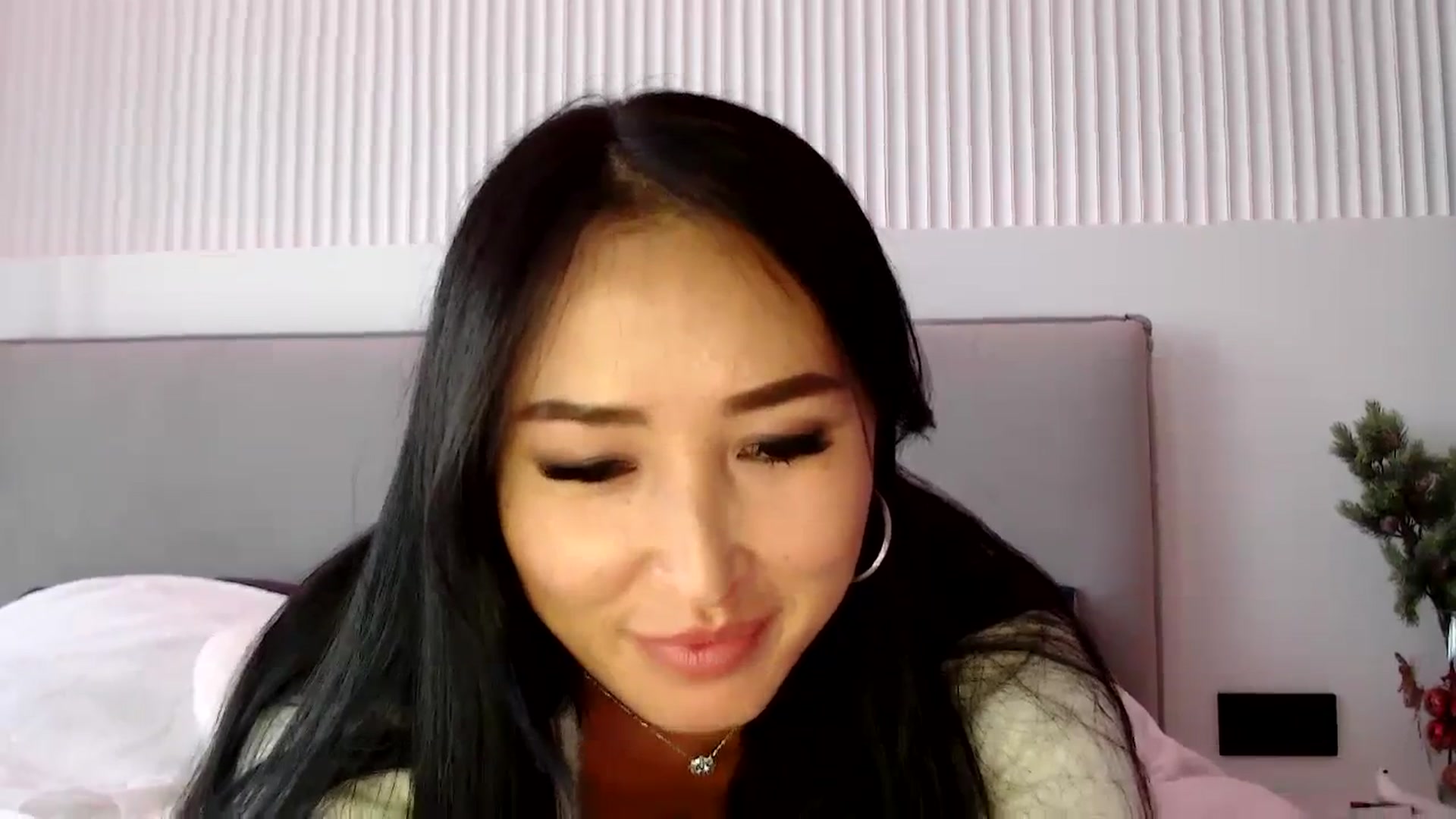 Gallery image thumbnail from Juicyylips's myfreecams stream on, 12/12/2023, 12:23 image 5 of 20