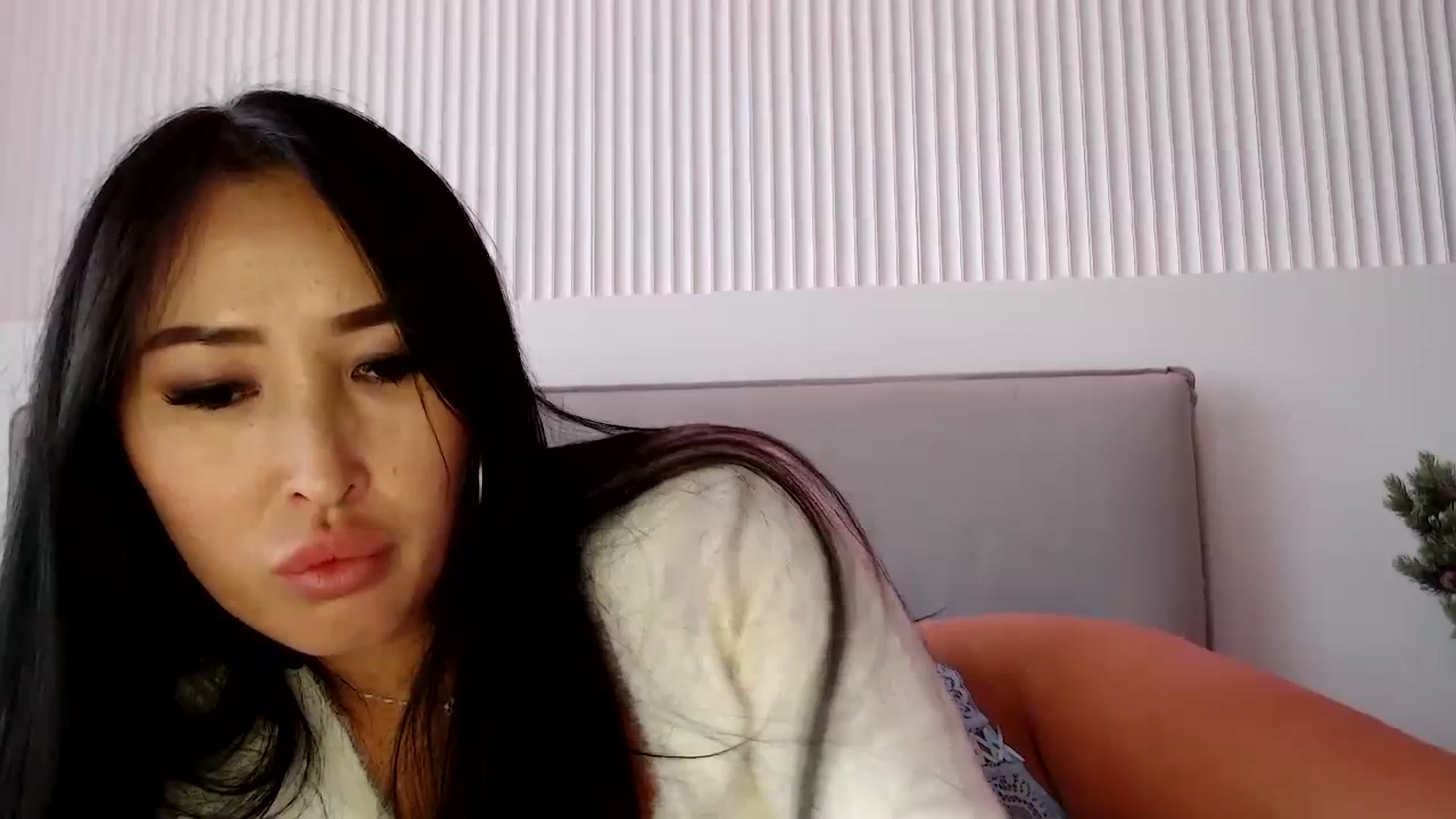 Gallery image thumbnail from Juicyylips's myfreecams stream on, 12/12/2023, 12:23 image 8 of 20
