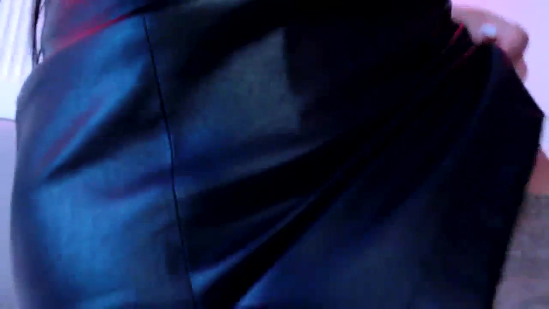 Gallery image thumbnail from Juicyylips's myfreecams stream on, 12/13/2023, 12:29 image 9 of 20