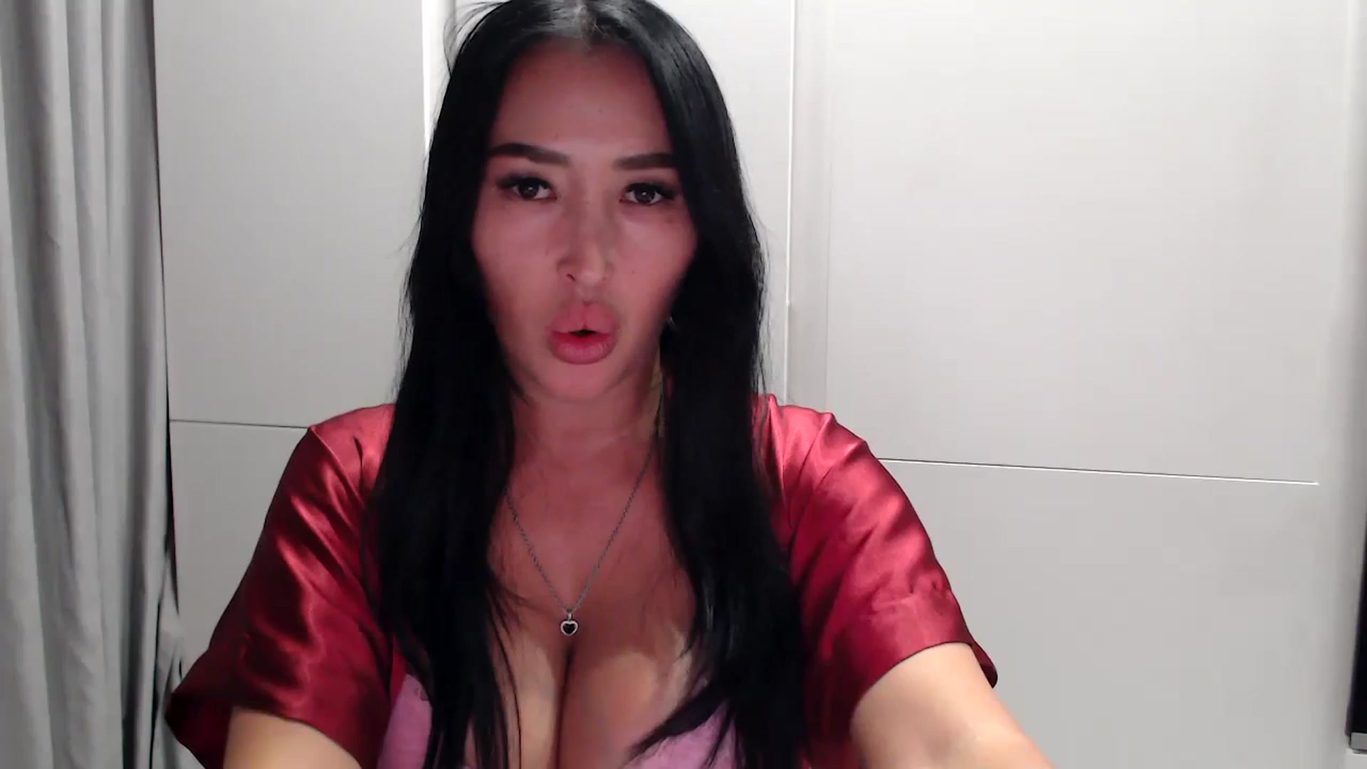 Gallery image thumbnail from Juicyylips's myfreecams stream on, 01/02/2024, 18:37 image 14 of 20