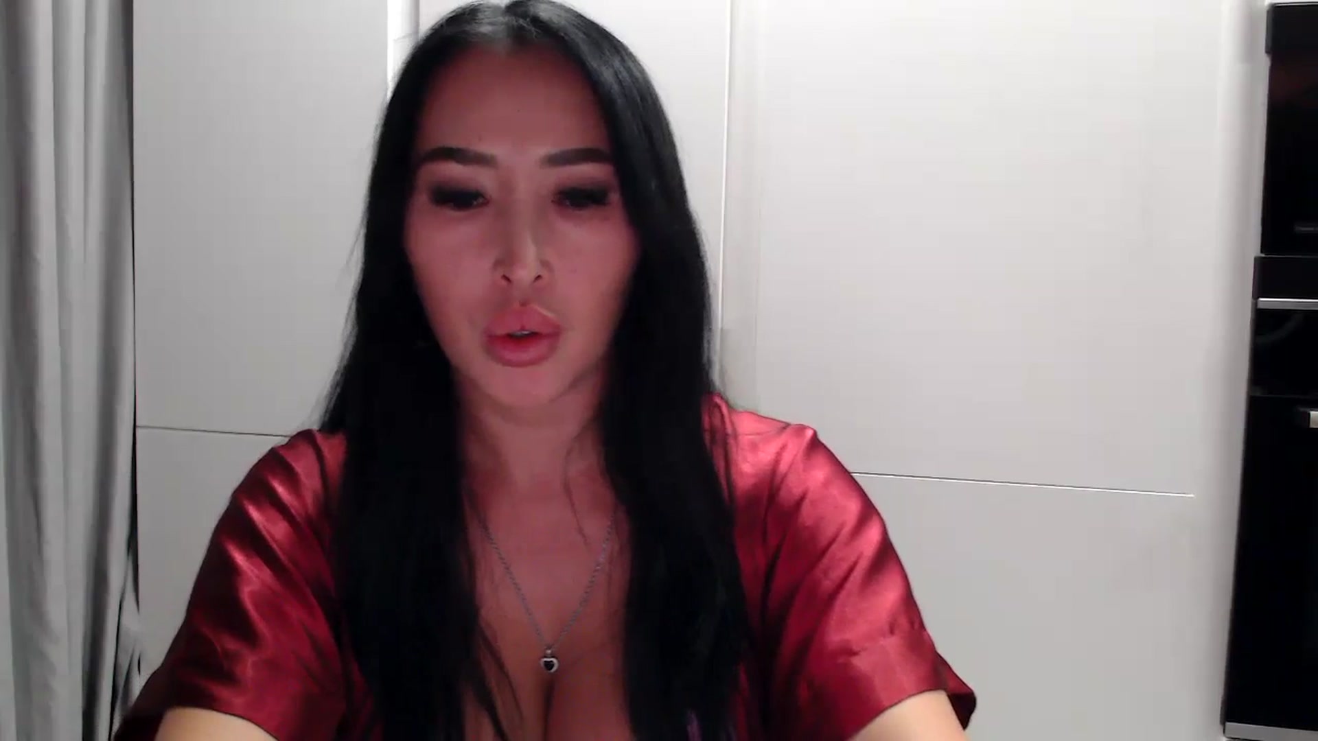 Gallery image thumbnail from Juicyylips's myfreecams stream on, 01/02/2024, 18:37 image 5 of 20