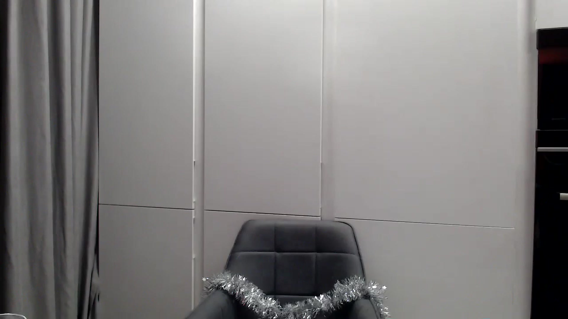 Gallery image thumbnail from Juicyylips's myfreecams stream on, 01/02/2024, 21:17 image 16 of 20