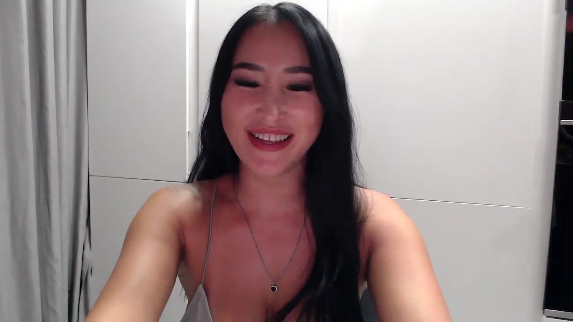 Gallery image thumbnail from Juicyylips's myfreecams stream on, 01/02/2024, 21:17 image 9 of 20