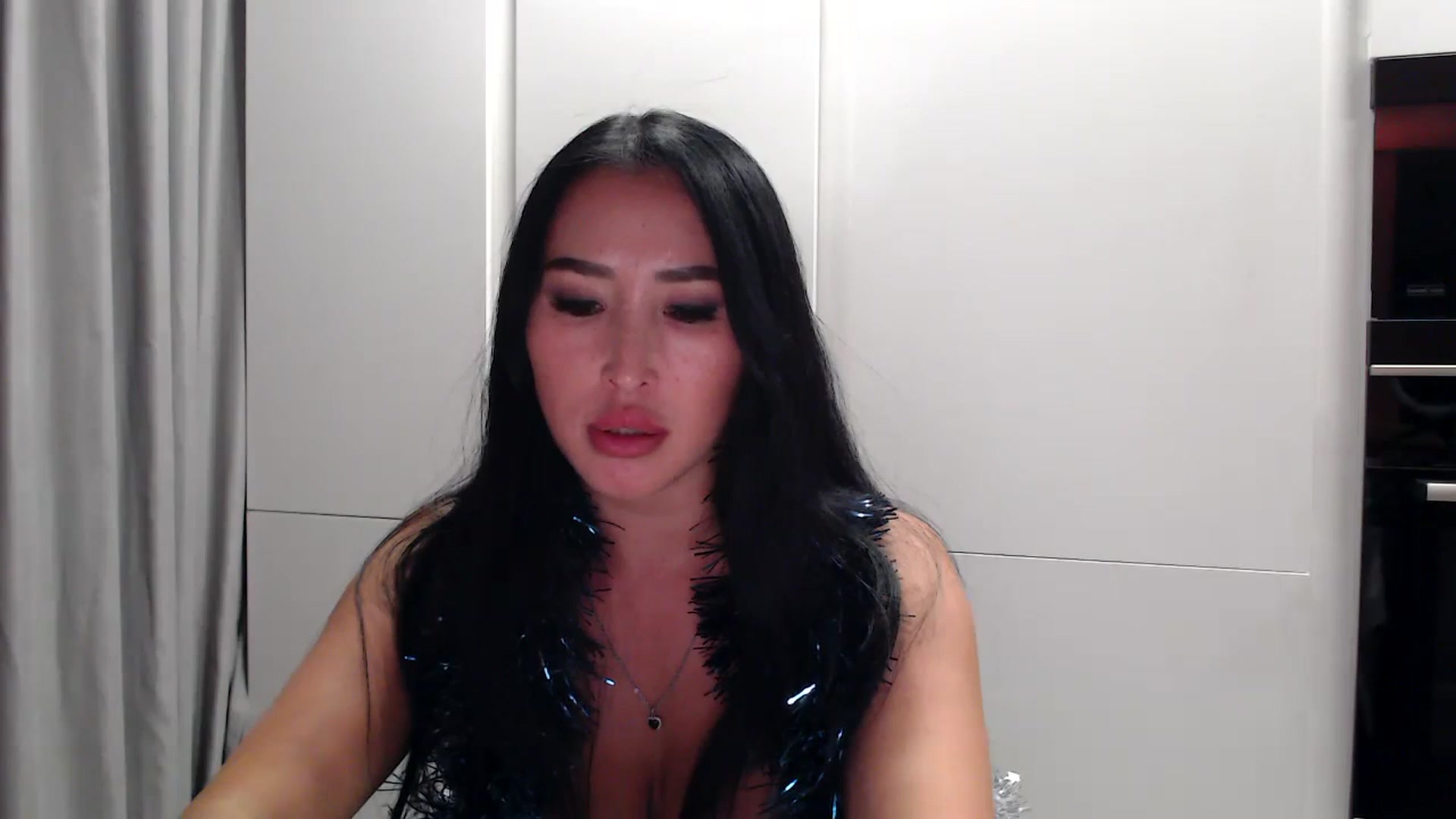 Gallery image thumbnail from Juicyylips's myfreecams stream on, 01/02/2024, 21:17 image 14 of 20