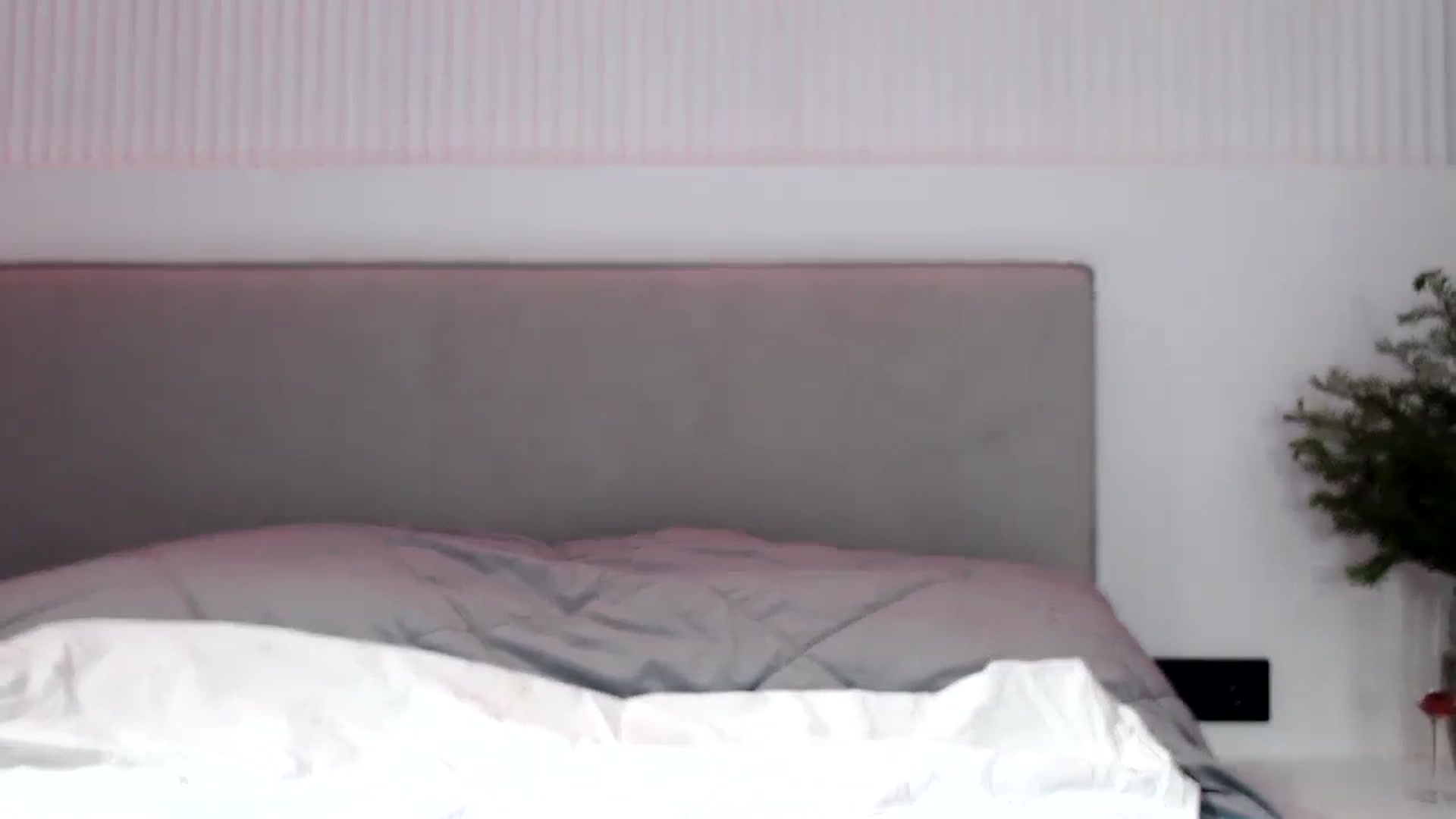 Gallery image thumbnail from Juicyylips's myfreecams stream on, 01/04/2024, 17:33 image 17 of 20