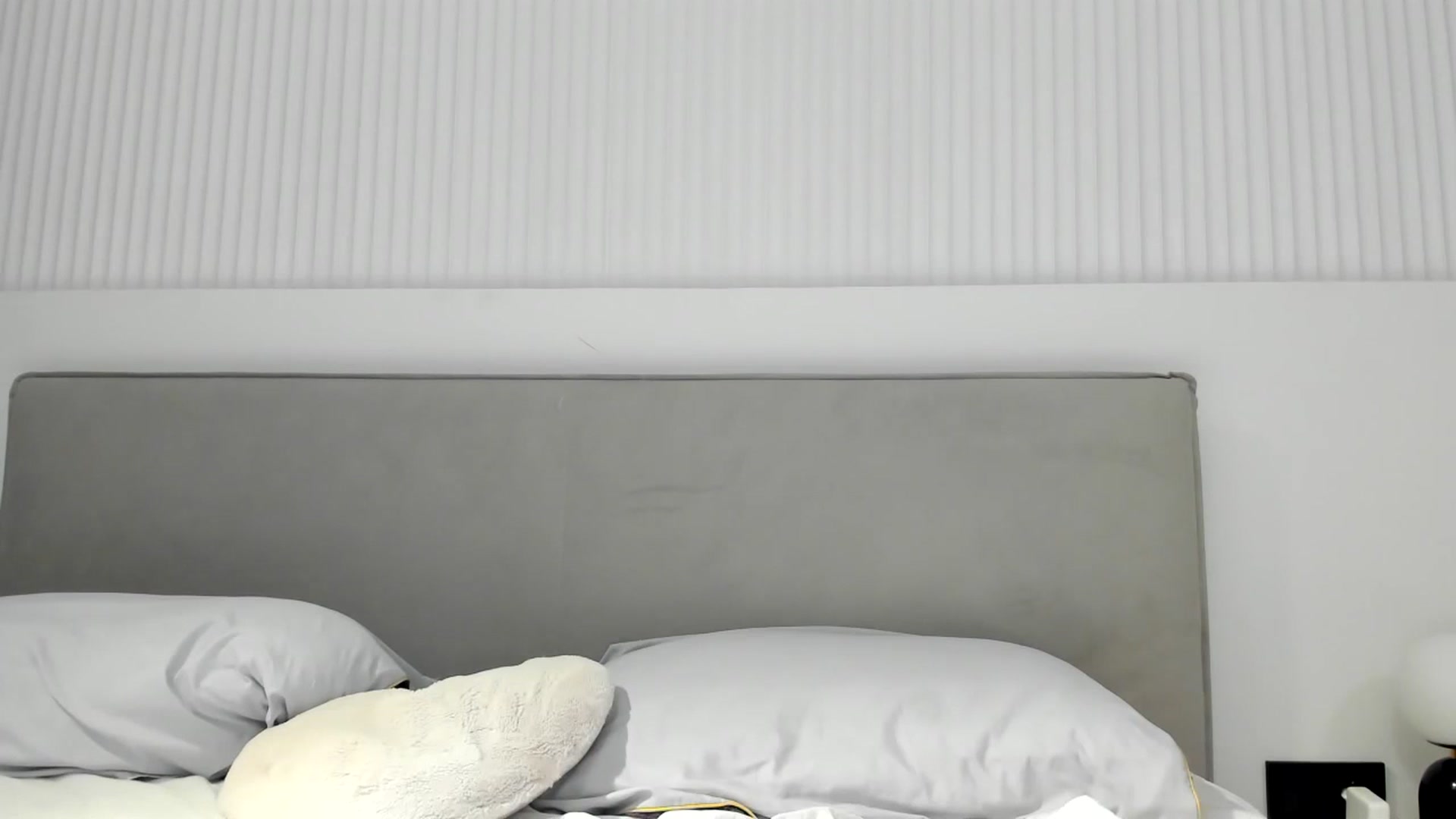 Gallery image thumbnail from Juicyylips's myfreecams stream on, 04/27/2024, 19:16 image 8 of 20