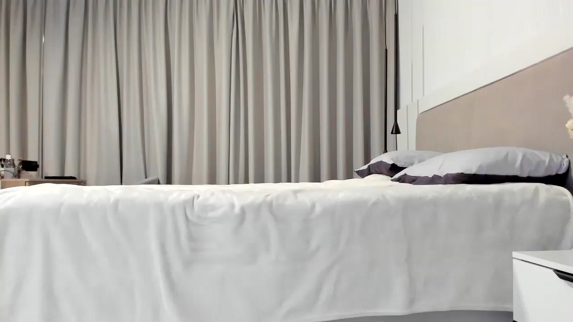 Gallery image thumbnail from Juicyylips's myfreecams stream on, 08/30/2024, 20:50 image 15 of 20