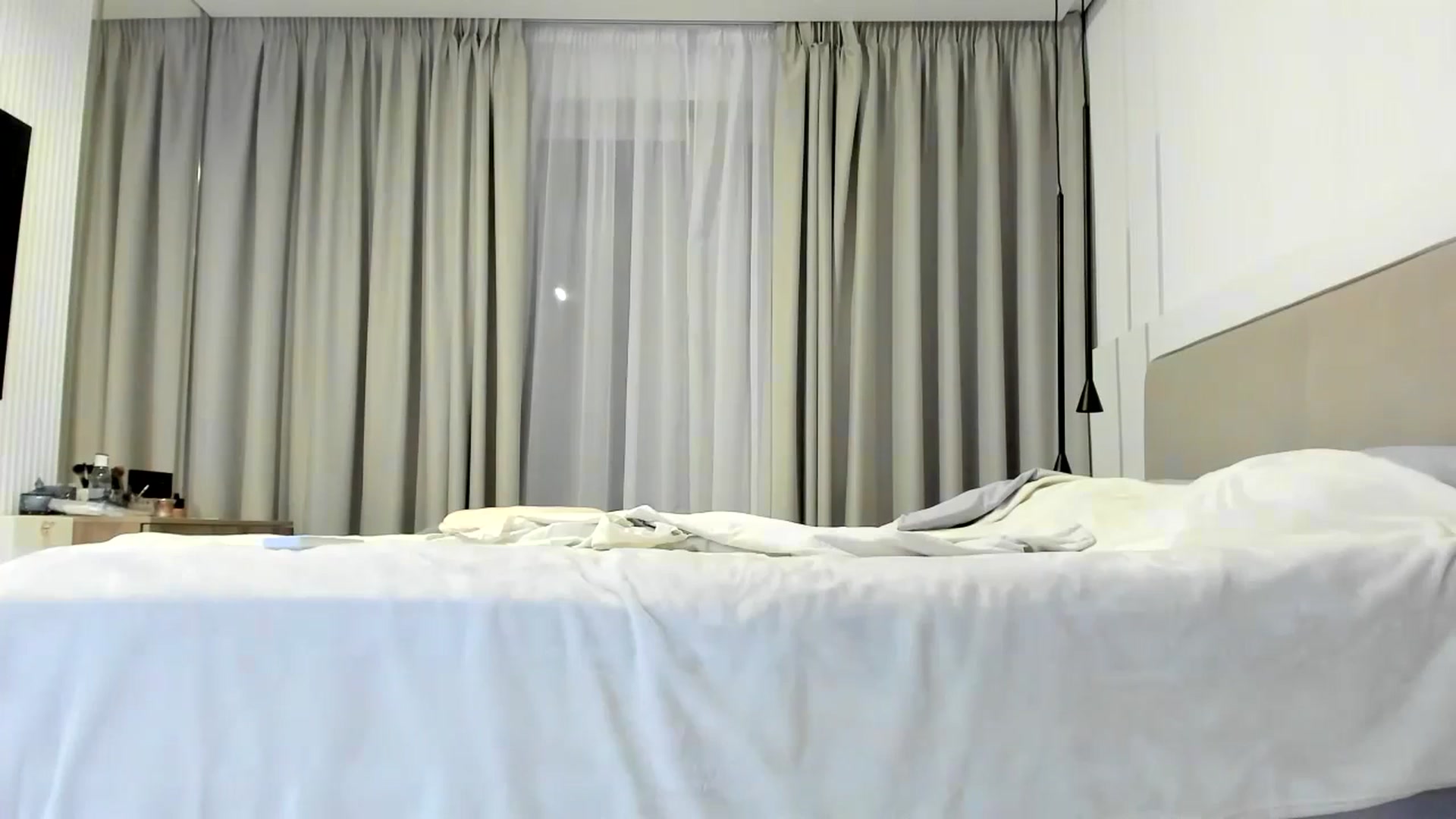 Gallery image thumbnail from Juicyylips's myfreecams stream on, 08/31/2024, 20:17 image 6 of 20