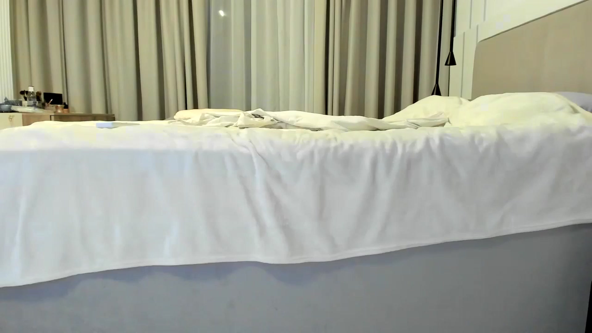 Gallery image thumbnail from Juicyylips's myfreecams stream on, 08/31/2024, 20:17 image 3 of 20