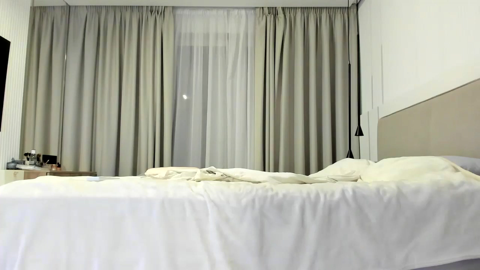 Gallery image thumbnail from Juicyylips's myfreecams stream on, 08/31/2024, 20:17 image 5 of 20