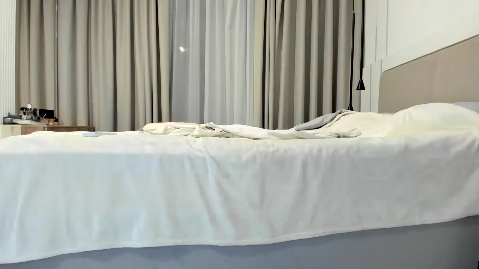 Gallery image thumbnail from Juicyylips's myfreecams stream on, 08/31/2024, 20:17 image 16 of 20