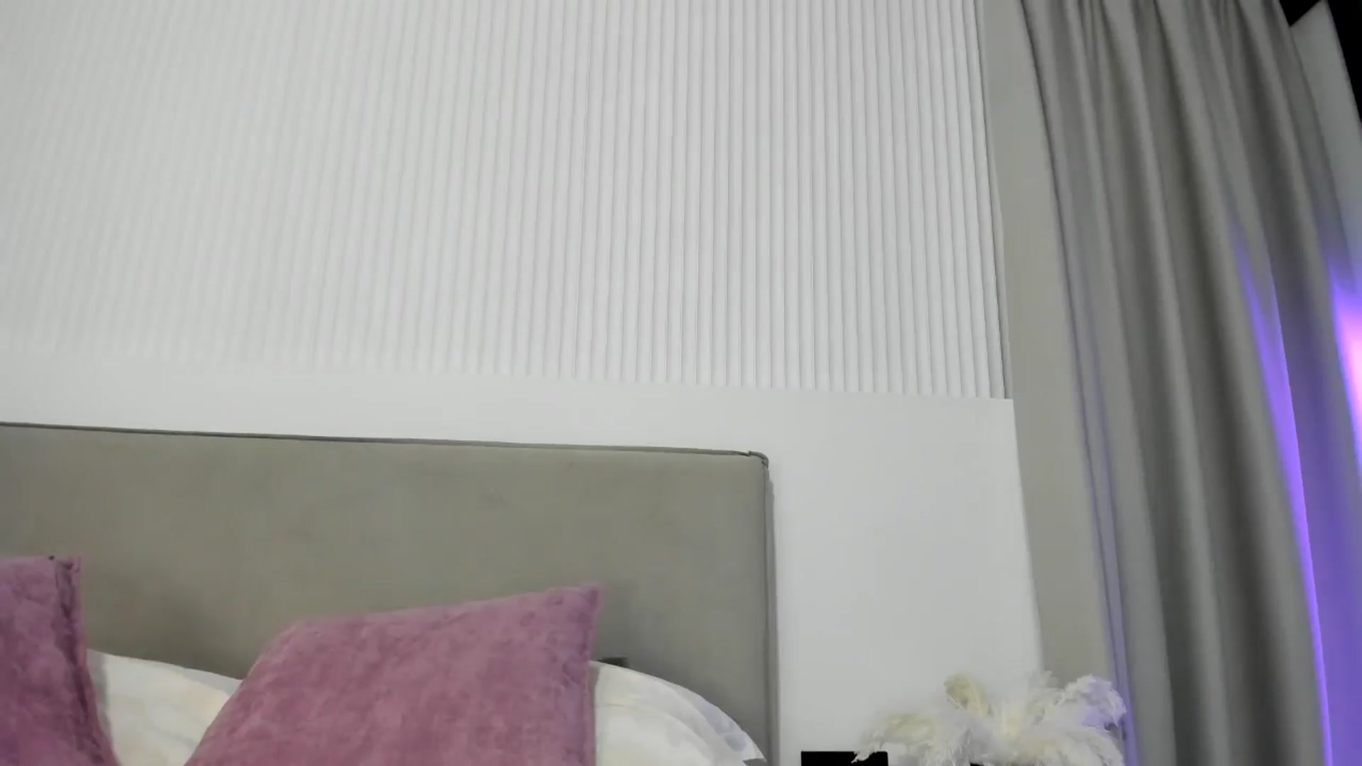 Gallery image thumbnail from Juicyylips's myfreecams stream on, 10/08/2024, 21:43 image 14 of 20