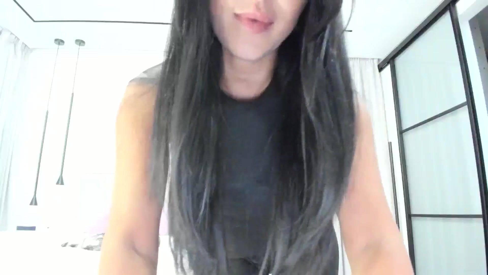 Gallery image thumbnail from Juicyylips's myfreecams stream on, 10/17/2024, 15:37 image 17 of 20