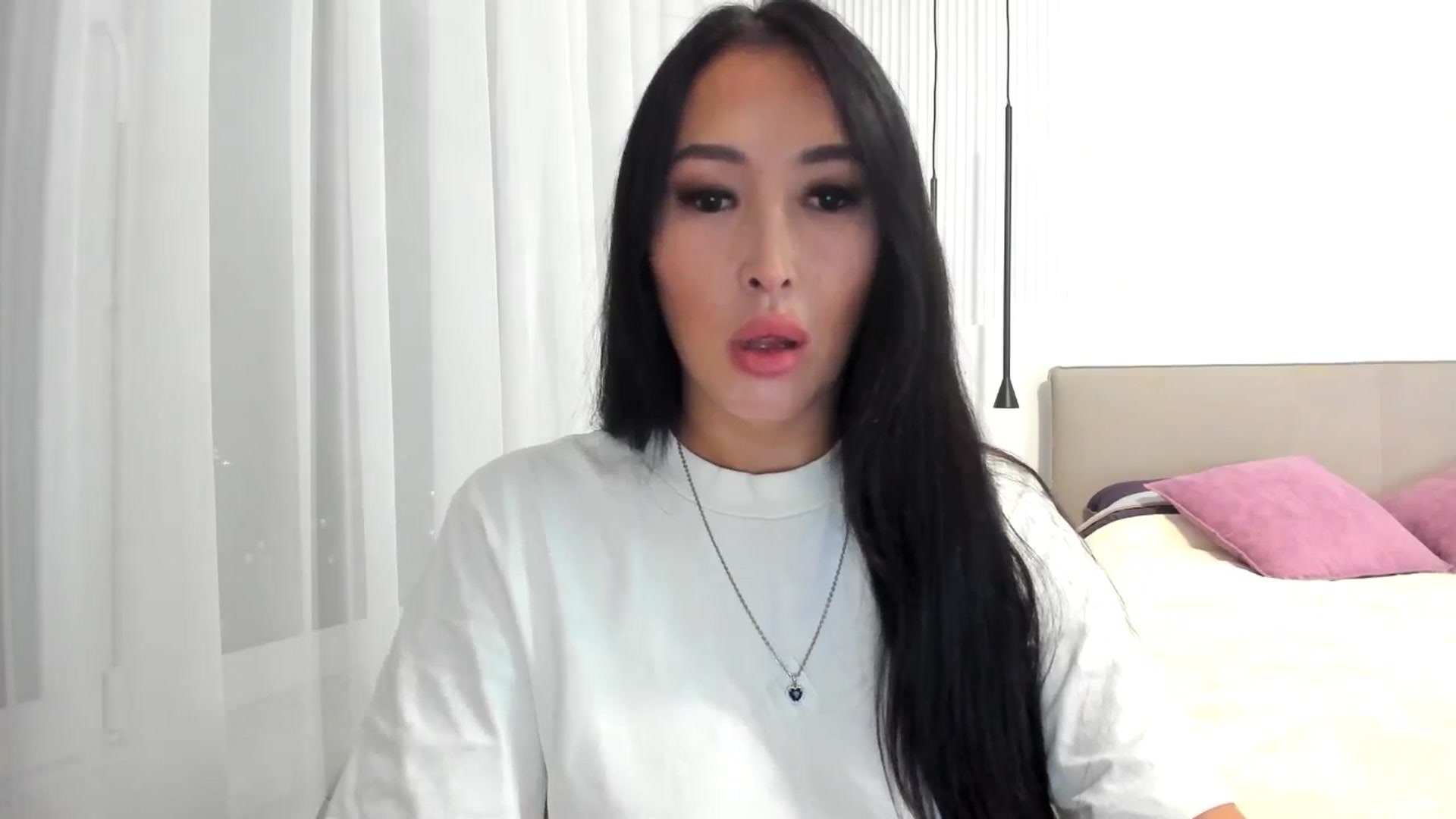 Gallery image thumbnail from Juicyylips's myfreecams stream on, 01/31/2025, 20:05 image 2 of 20