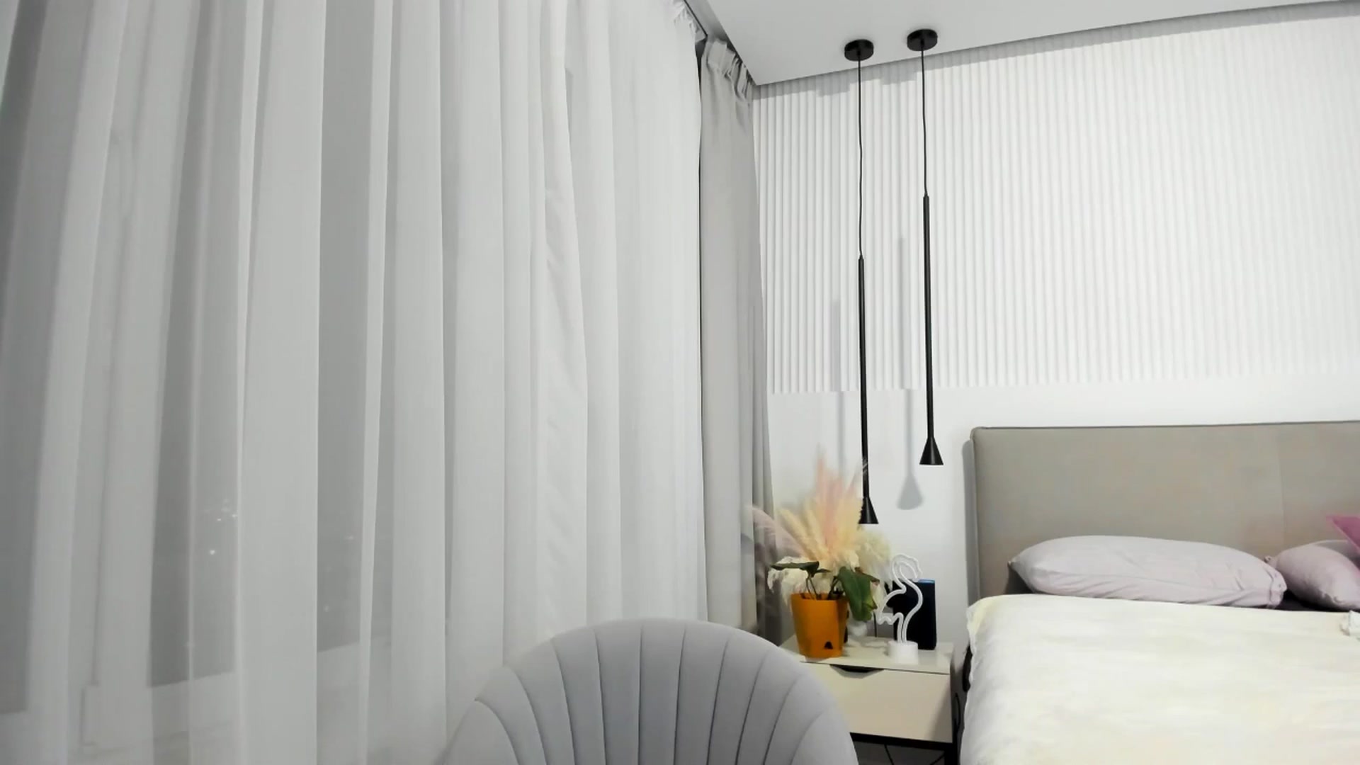 Gallery image thumbnail from Juicyylips's myfreecams stream on, 02/14/2025, 22:44 image 10 of 20