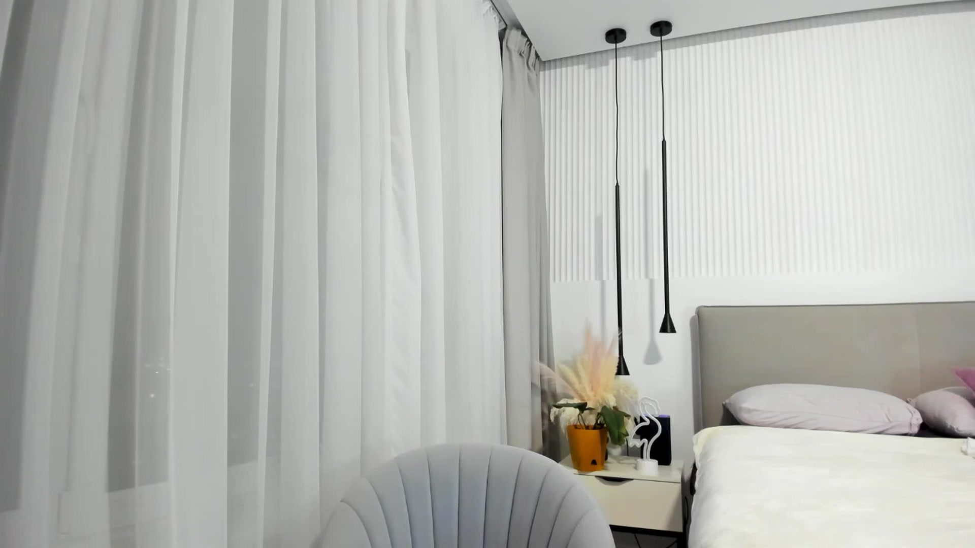 Gallery image thumbnail from Juicyylips's myfreecams stream on, 02/14/2025, 22:44 image 9 of 20