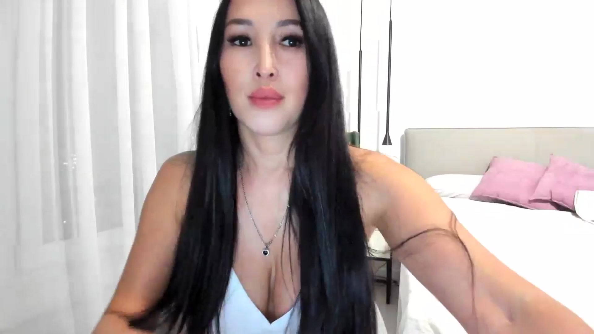 Gallery image thumbnail from Juicyylips's myfreecams stream on, 02/15/2025, 18:52 image 7 of 20