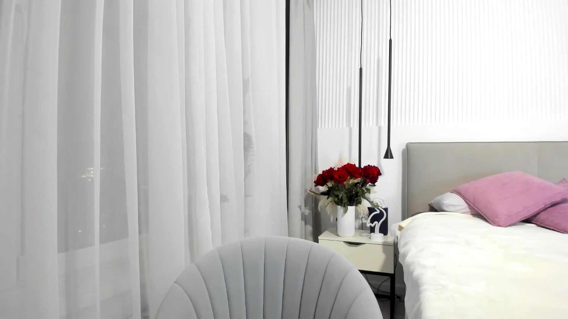 Gallery image thumbnail from Juicyylips's myfreecams stream on, 02/16/2025, 18:59 image 16 of 20