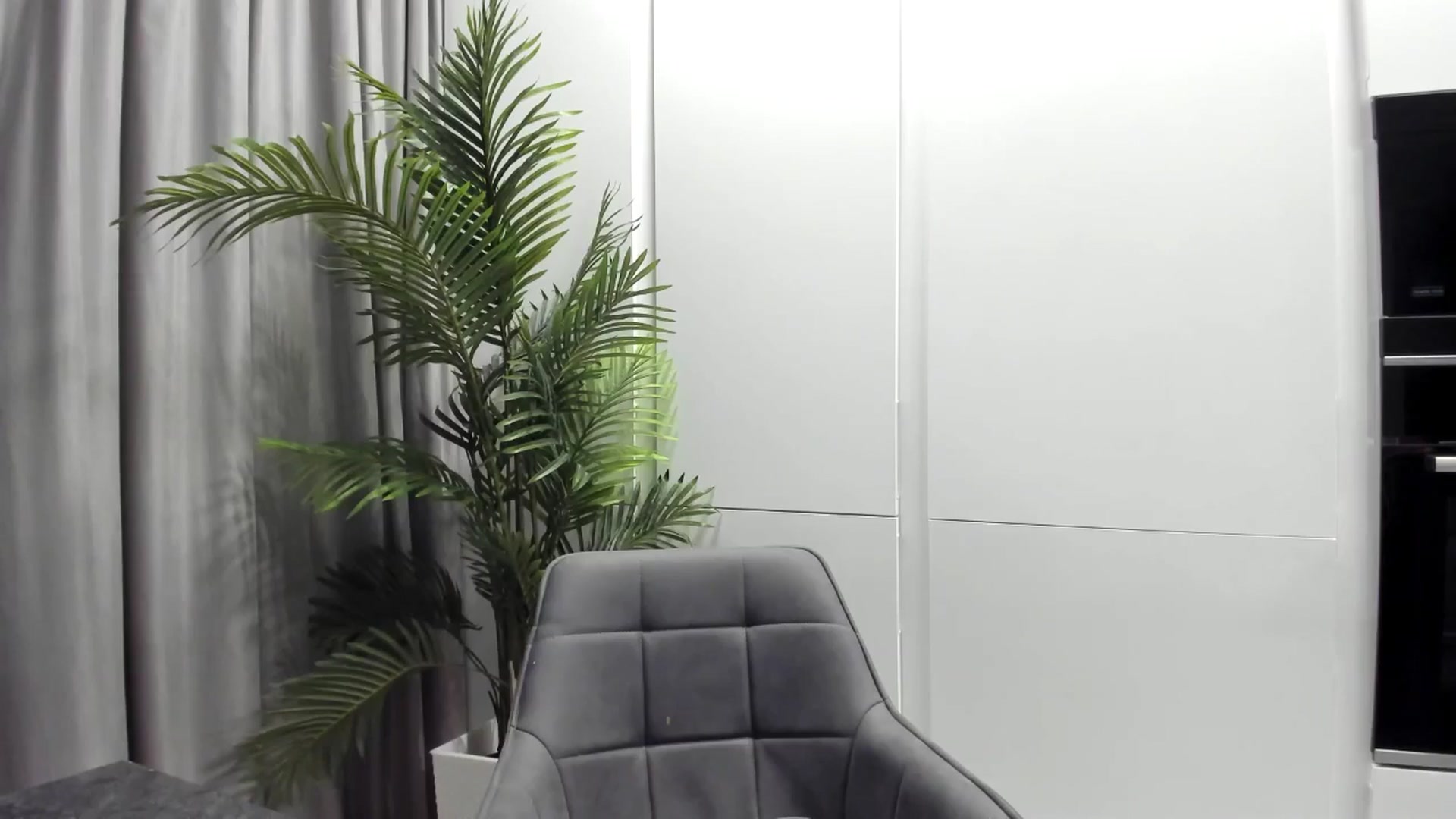 Gallery image thumbnail from Juicyylips's myfreecams stream on, 02/19/2025, 17:29 image 9 of 20