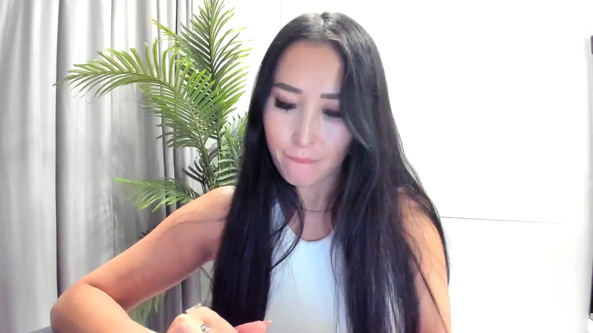 Gallery image thumbnail from Juicyylips's myfreecams stream on, 02/19/2025, 17:29 image 4 of 20
