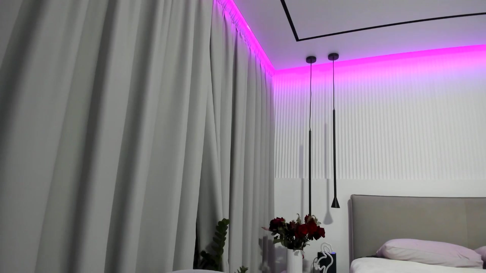 Gallery image thumbnail from Juicyylips's myfreecams stream on, 02/21/2025, 21:25 image 15 of 20