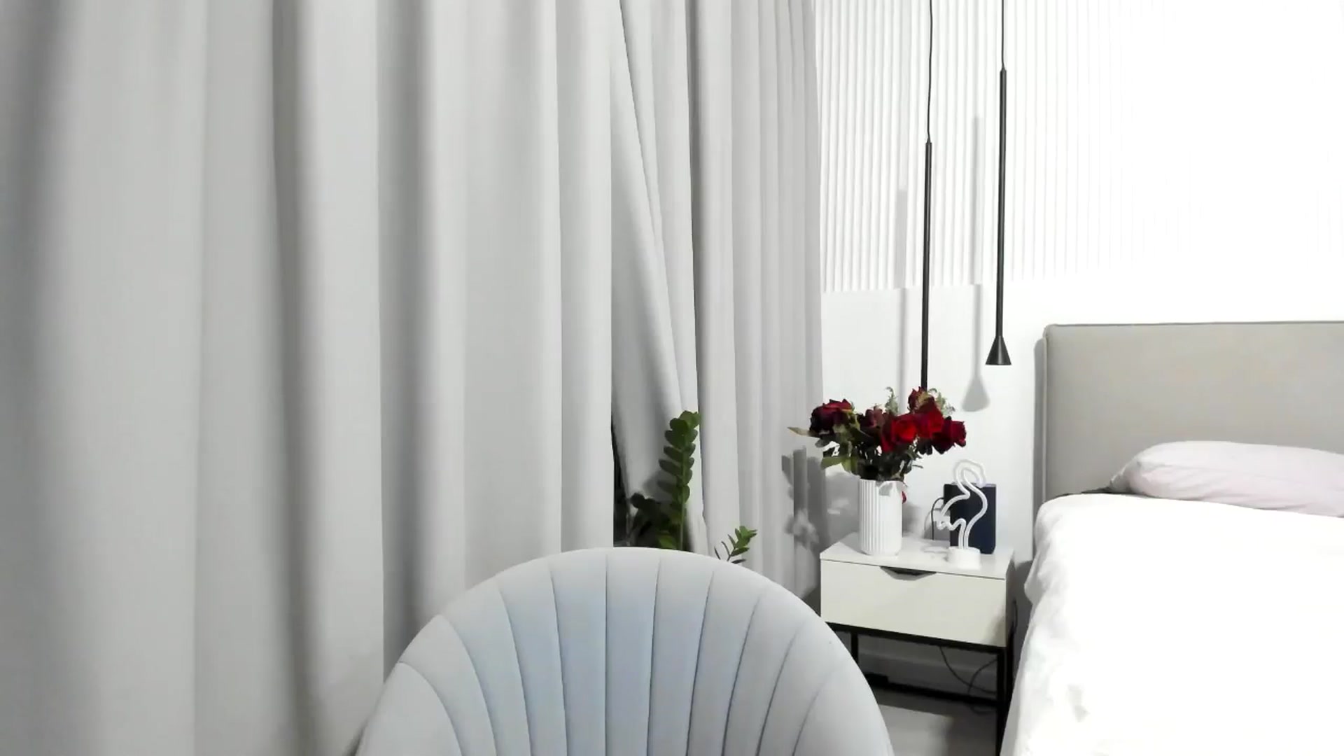 Gallery image thumbnail from Juicyylips's myfreecams stream on, 02/21/2025, 21:25 image 9 of 20
