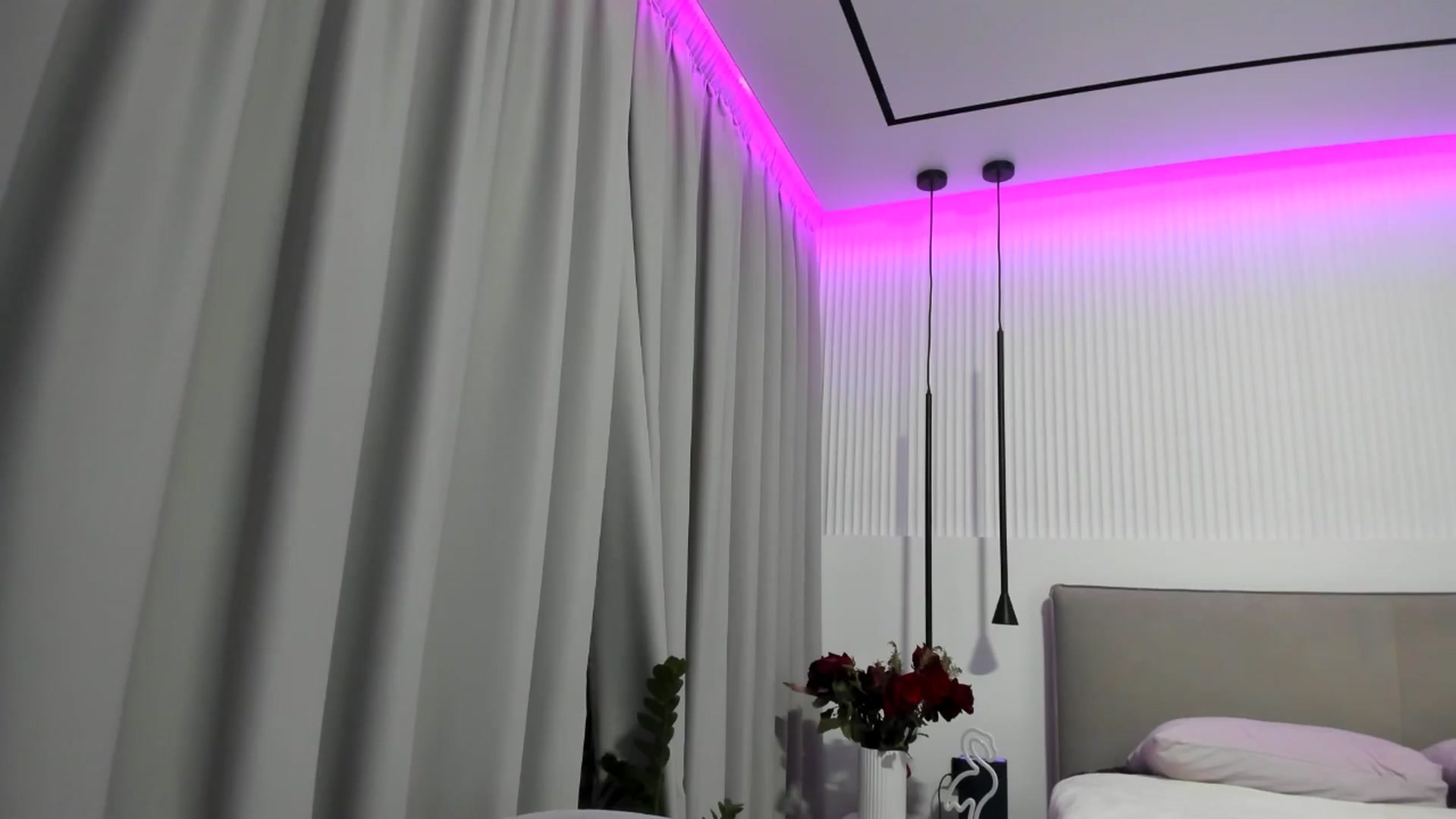 Gallery image thumbnail from Juicyylips's myfreecams stream on, 02/21/2025, 21:25 image 16 of 20