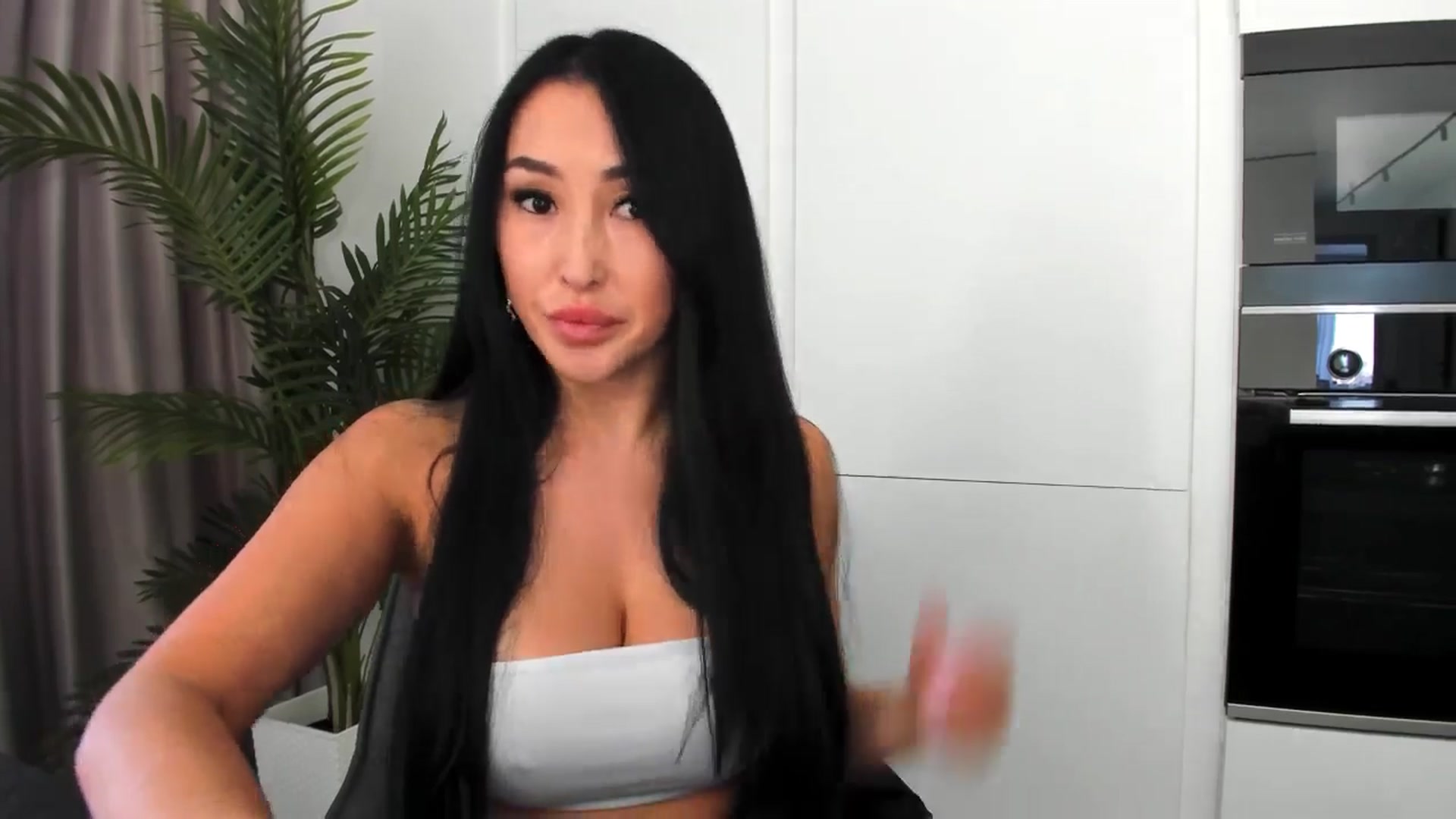 Gallery image thumbnail from Juicyylips's myfreecams stream on, 02/24/2025, 14:01 image 7 of 20