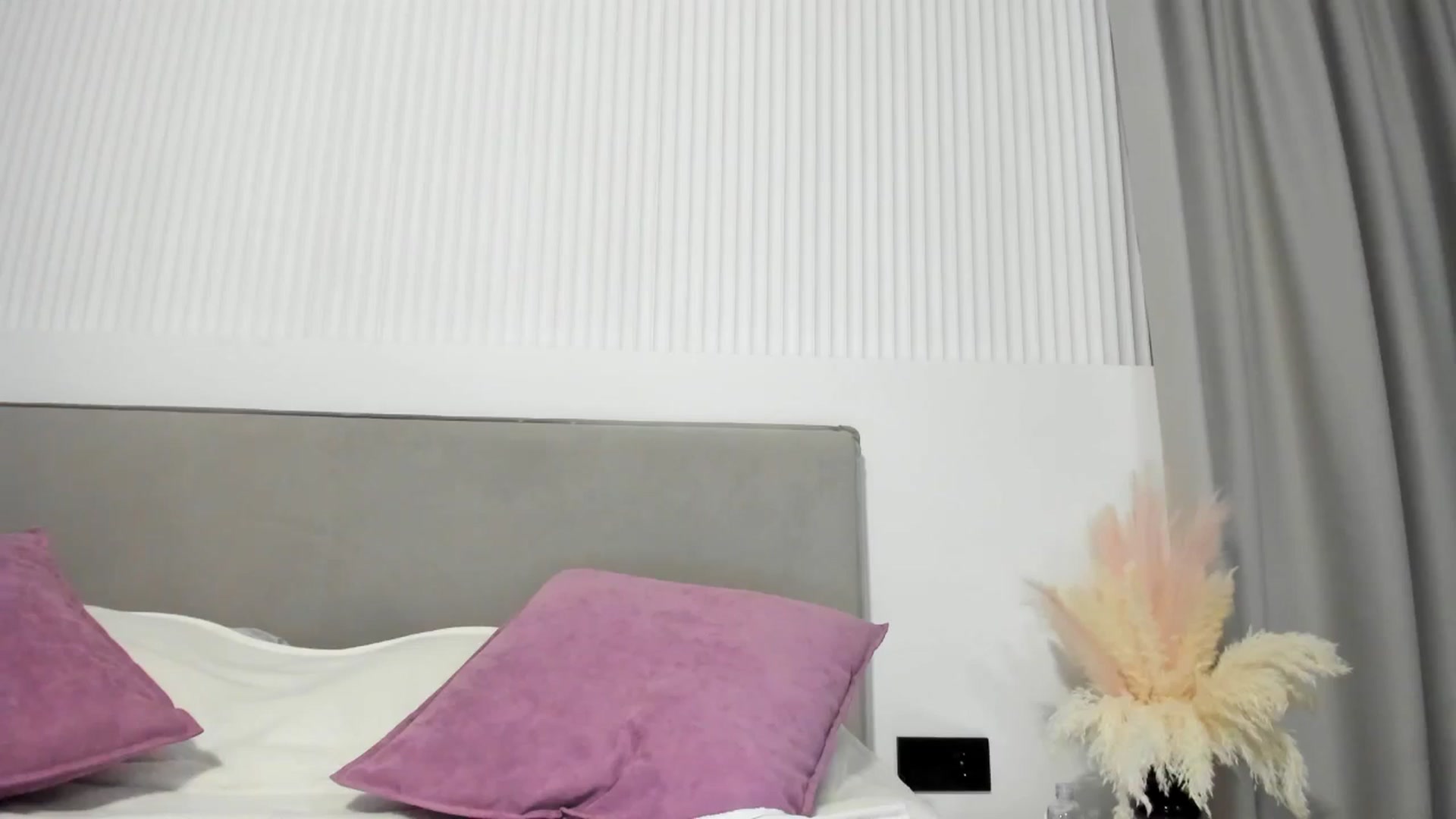 Gallery image thumbnail from Juicyylips's myfreecams stream on, 02/24/2025, 15:18 image 11 of 20