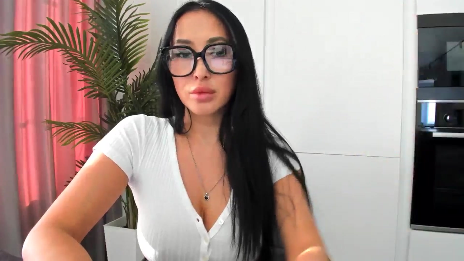 Gallery image thumbnail from Juicyylips's myfreecams stream on, 02/26/2025, 12:07 image 8 of 20