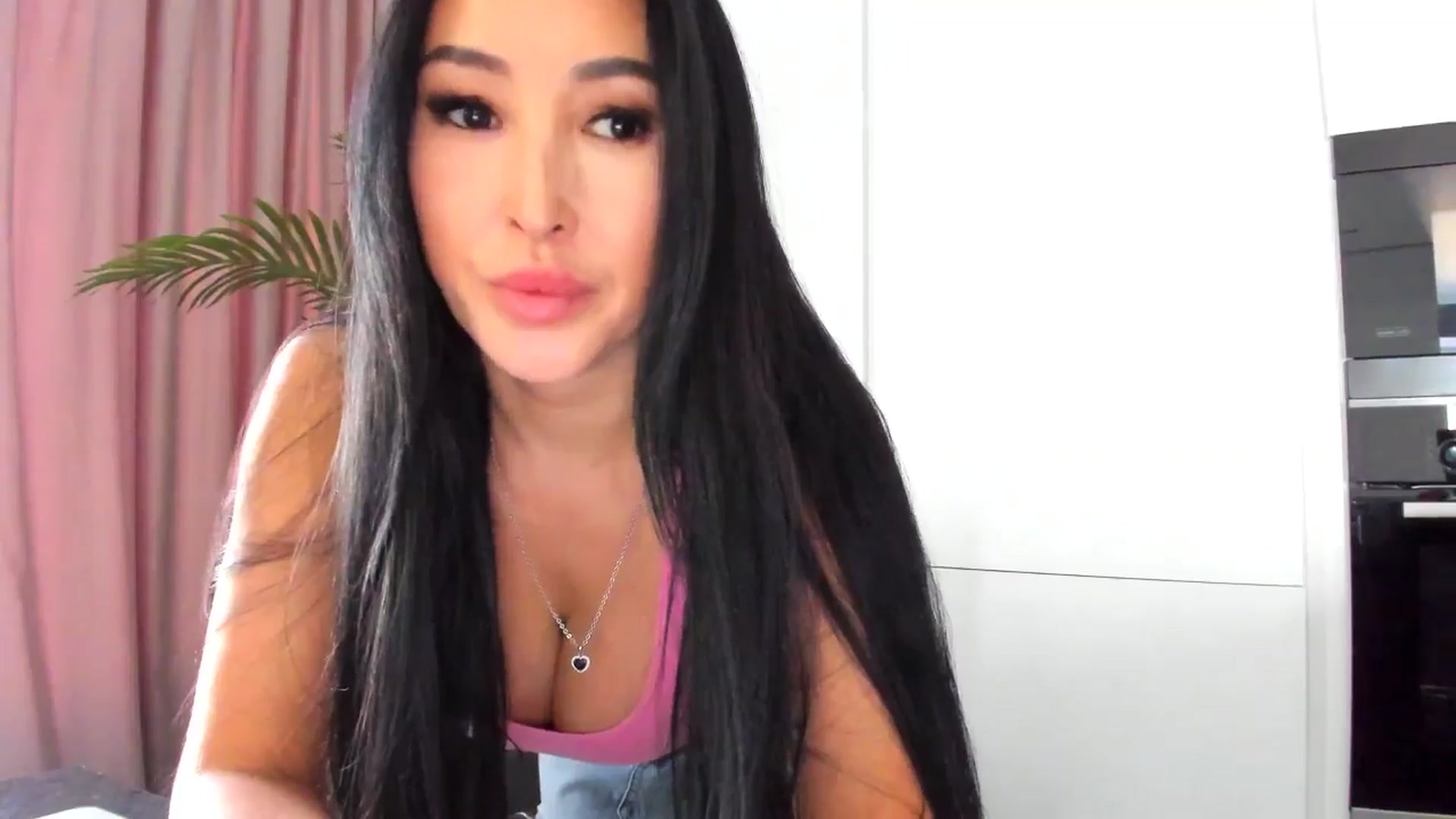 Gallery image thumbnail from Juicyylips's myfreecams stream on, 02/27/2025, 14:13 image 5 of 20