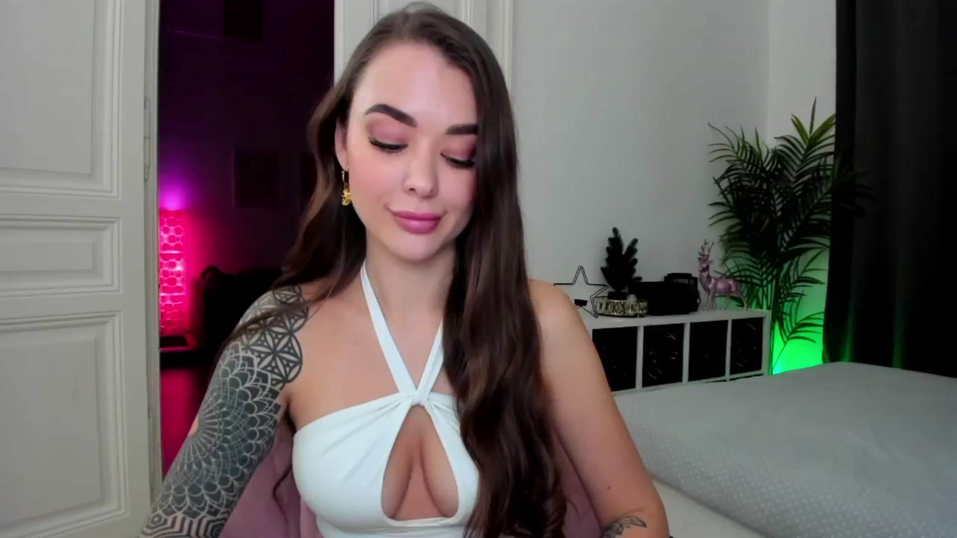 Gallery image thumbnail from Jul_la_la's myfreecams stream on, 12/12/2024, 18:25 image 11 of 20