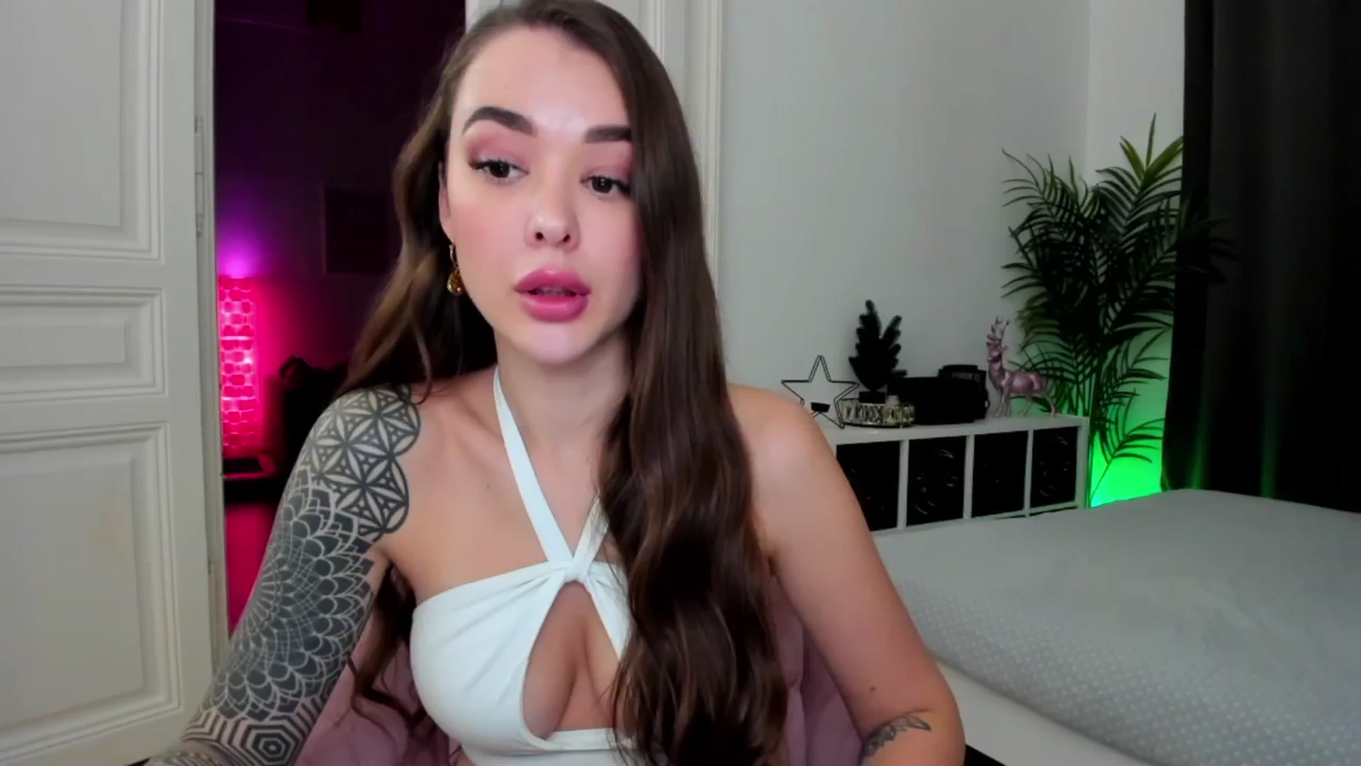 Gallery image thumbnail from Jul_la_la's myfreecams stream on, 12/12/2024, 18:25 image 7 of 20