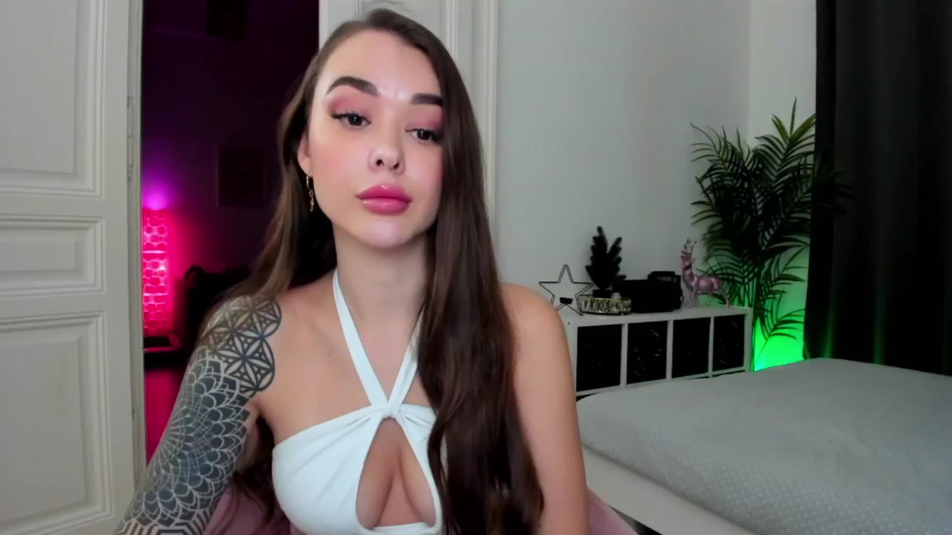 Gallery image thumbnail from Jul_la_la's myfreecams stream on, 12/12/2024, 18:25 image 17 of 20