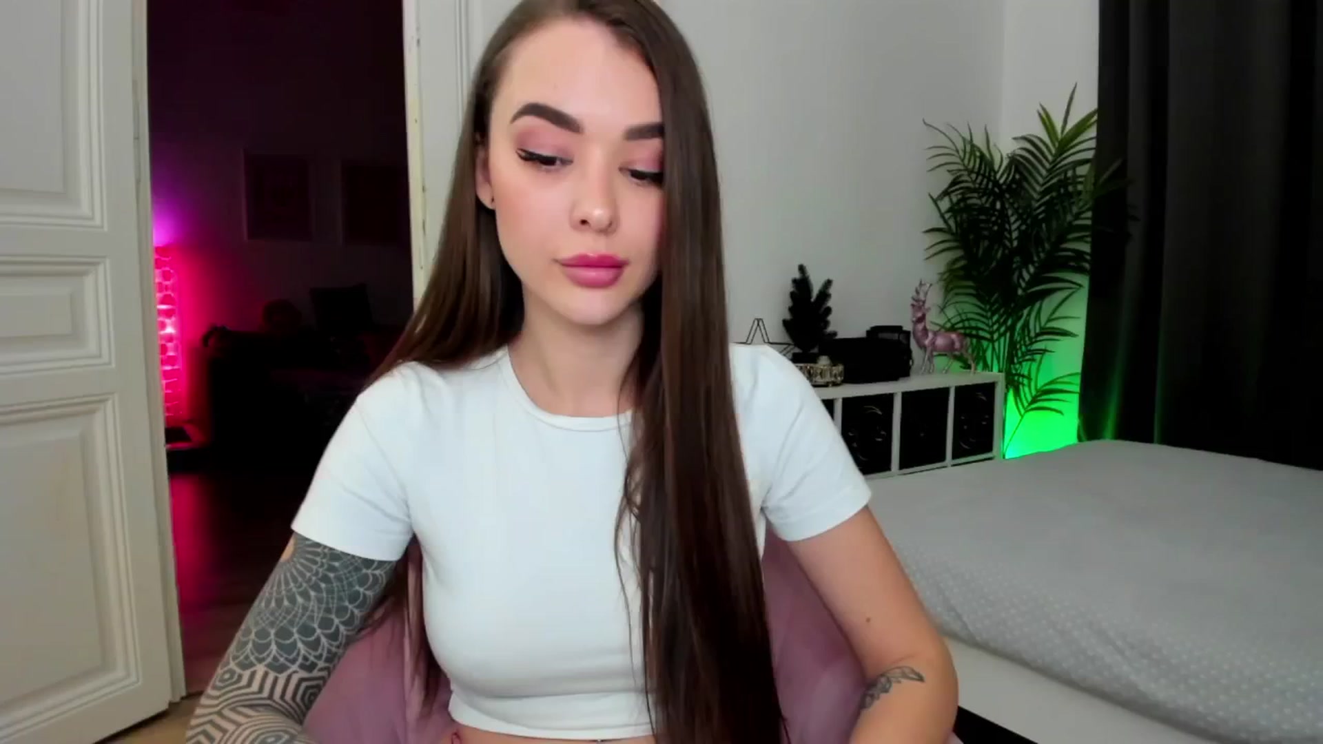 Gallery image thumbnail from Jul_la_la's myfreecams stream on, 12/17/2024, 17:40 image 16 of 20