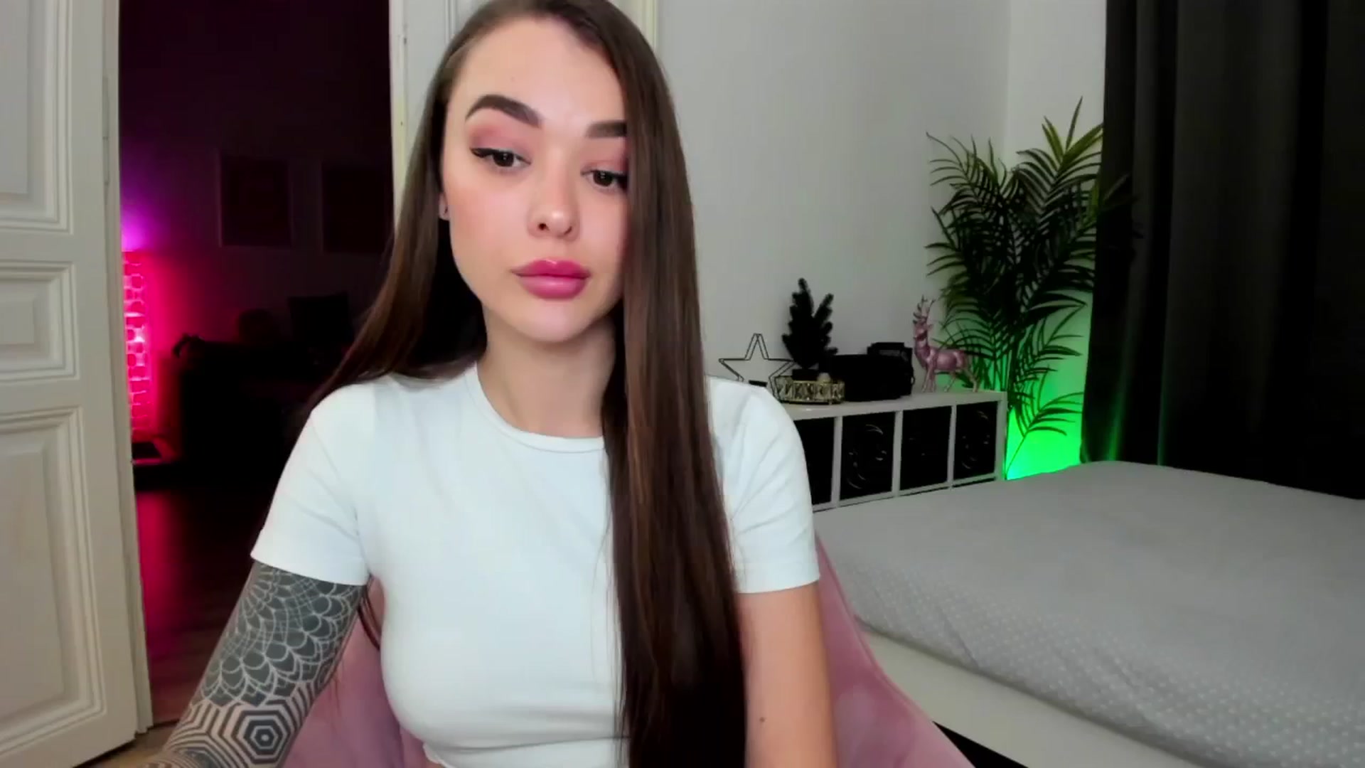 Gallery image thumbnail from Jul_la_la's myfreecams stream on, 12/17/2024, 17:40 image 20 of 20