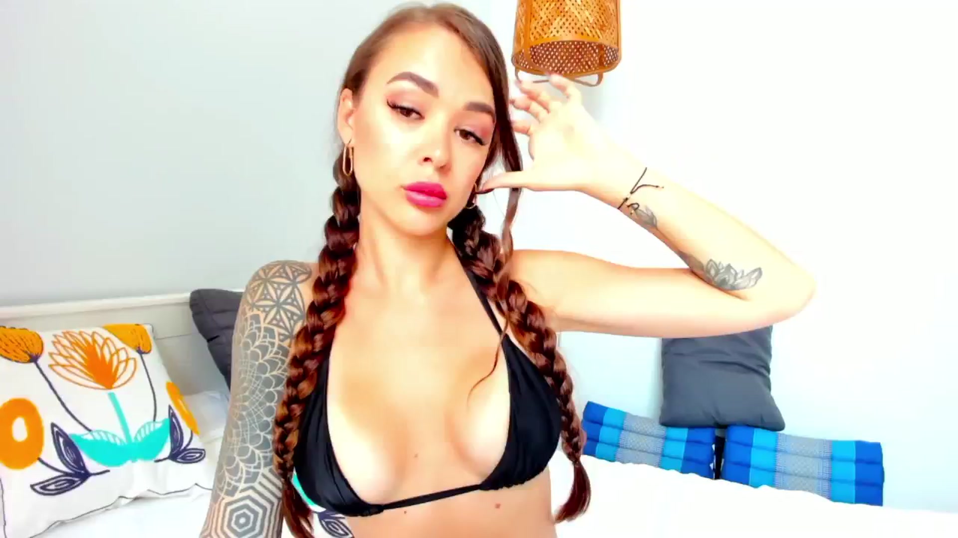 Gallery image thumbnail from Jul_la_la's myfreecams stream on, 02/07/2025, 09:46 image 4 of 20