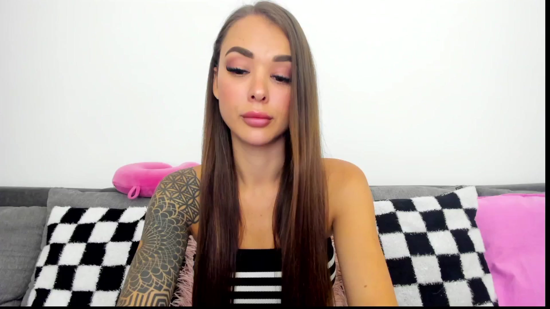 Gallery image thumbnail from Jul_la_la's myfreecams stream on, 03/19/2025, 07:31 image 12 of 20
