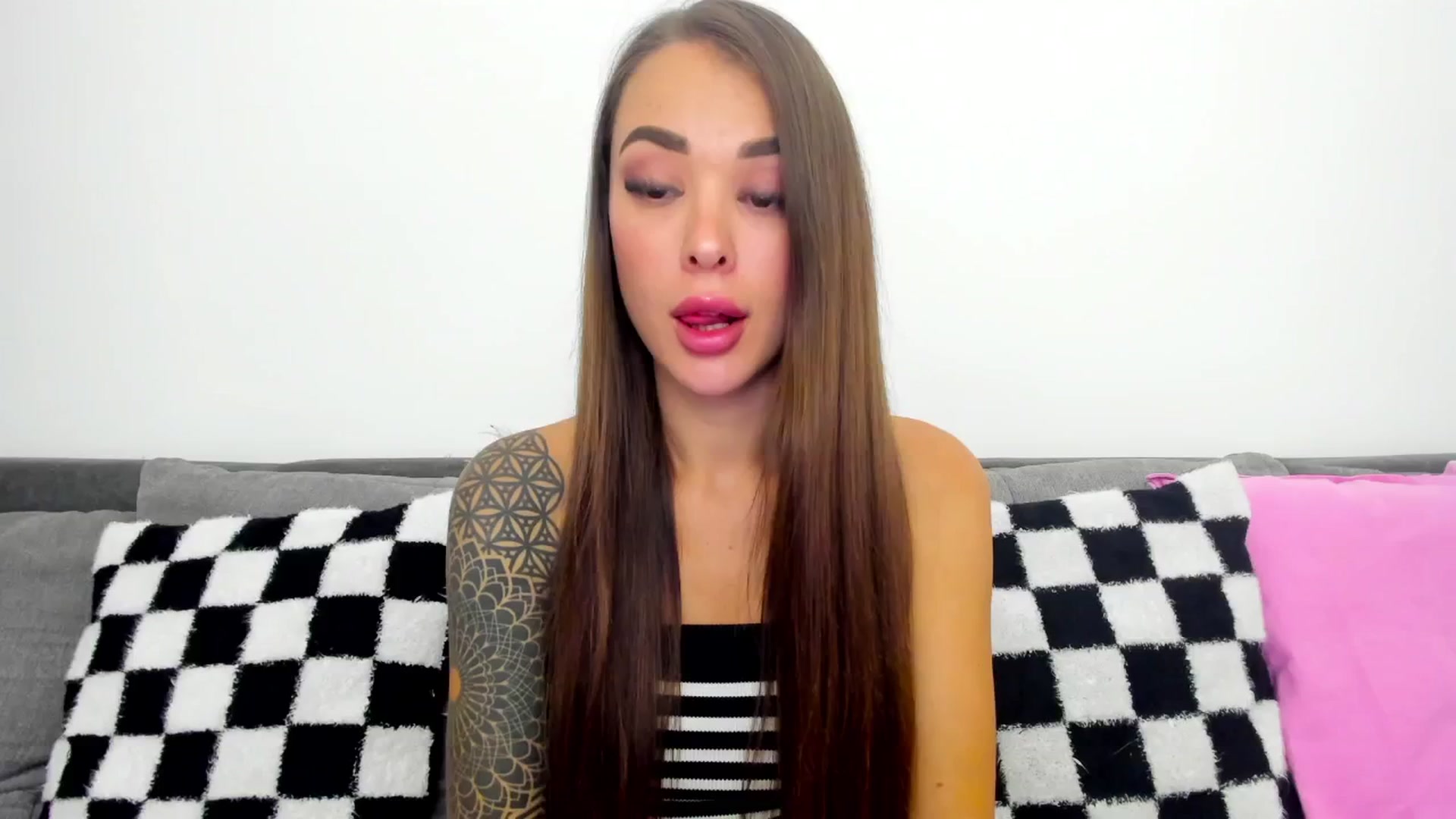 Gallery image thumbnail from Jul_la_la's myfreecams stream on, 03/19/2025, 08:59 image 1 of 20