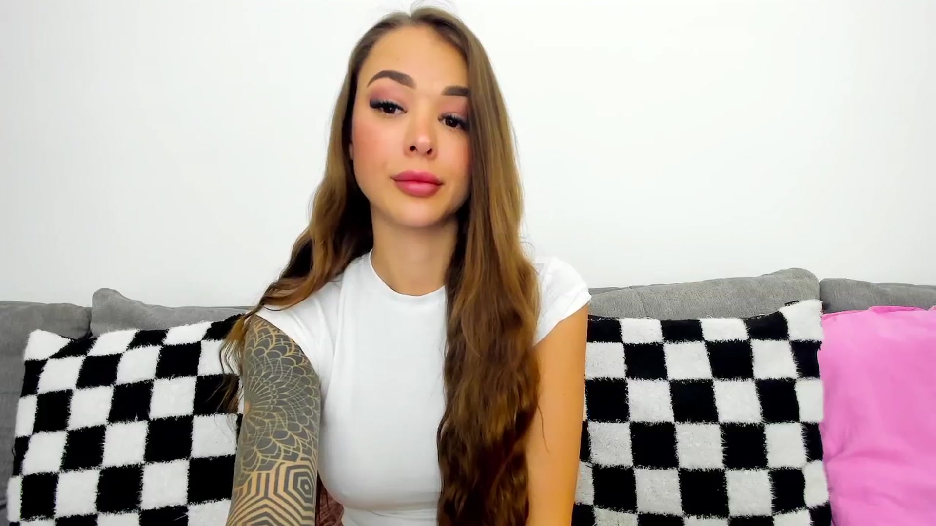 Gallery image thumbnail from Jul_la_la's myfreecams stream on, 03/22/2025, 09:03 image 18 of 20
