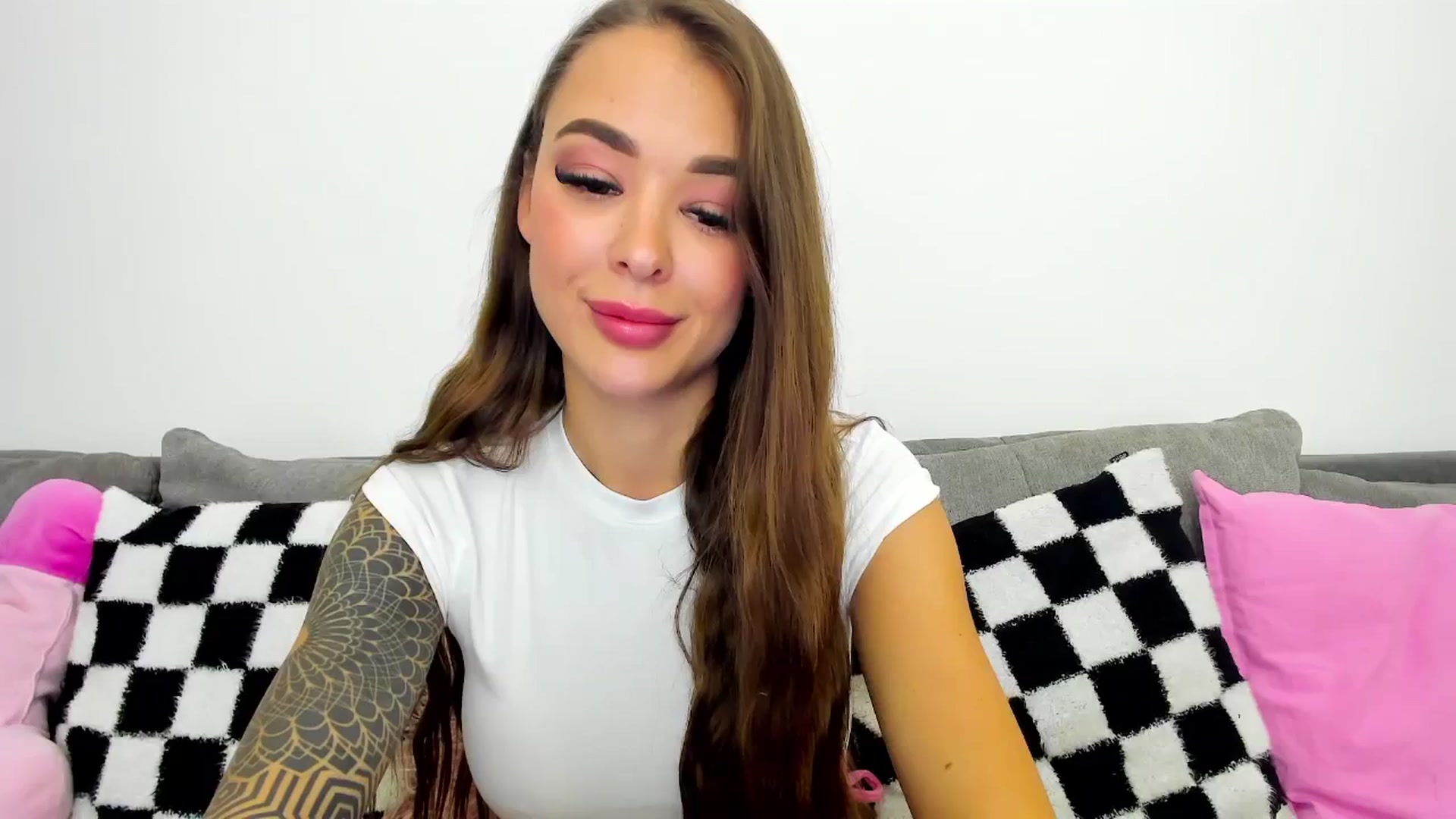 Gallery image thumbnail from Jul_la_la's myfreecams stream on, 03/22/2025, 16:44 image 10 of 20