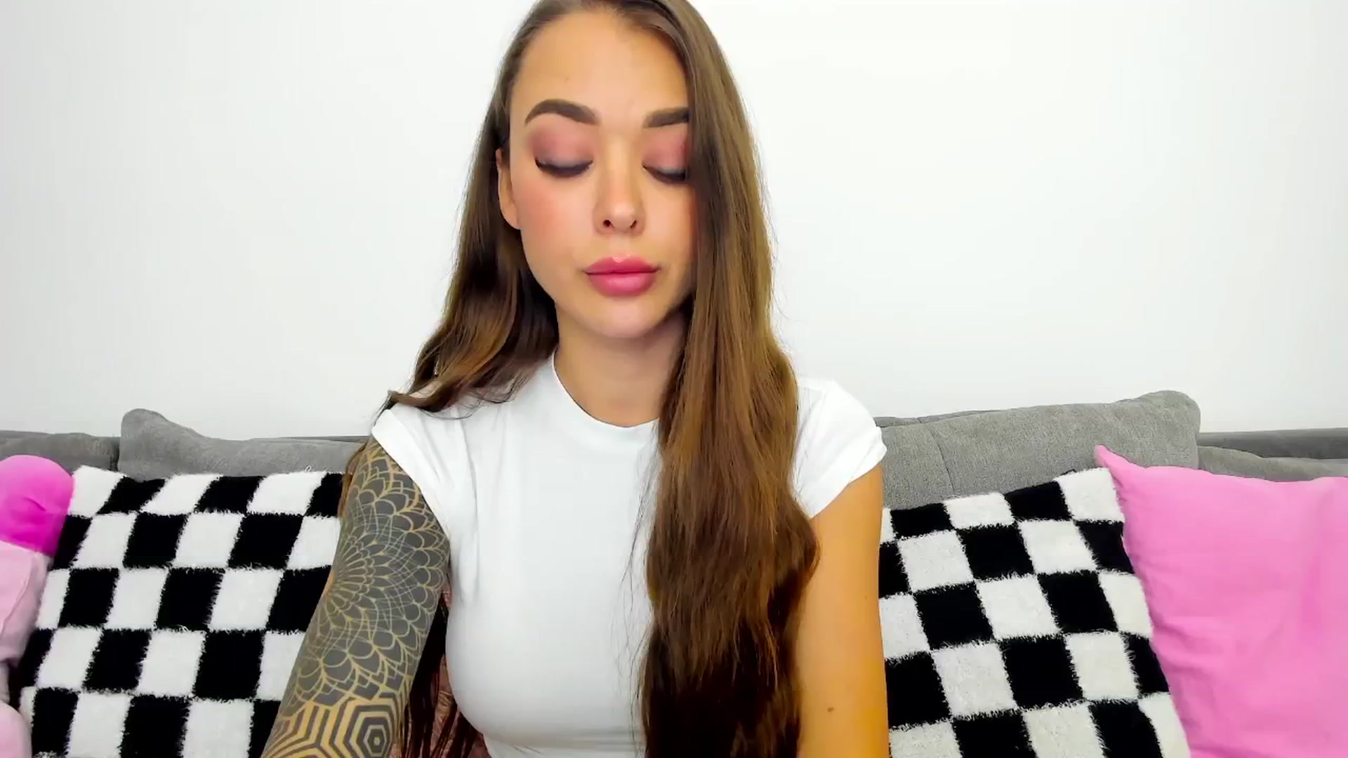 Gallery image thumbnail from Jul_la_la's myfreecams stream on, 03/22/2025, 16:44 image 1 of 20