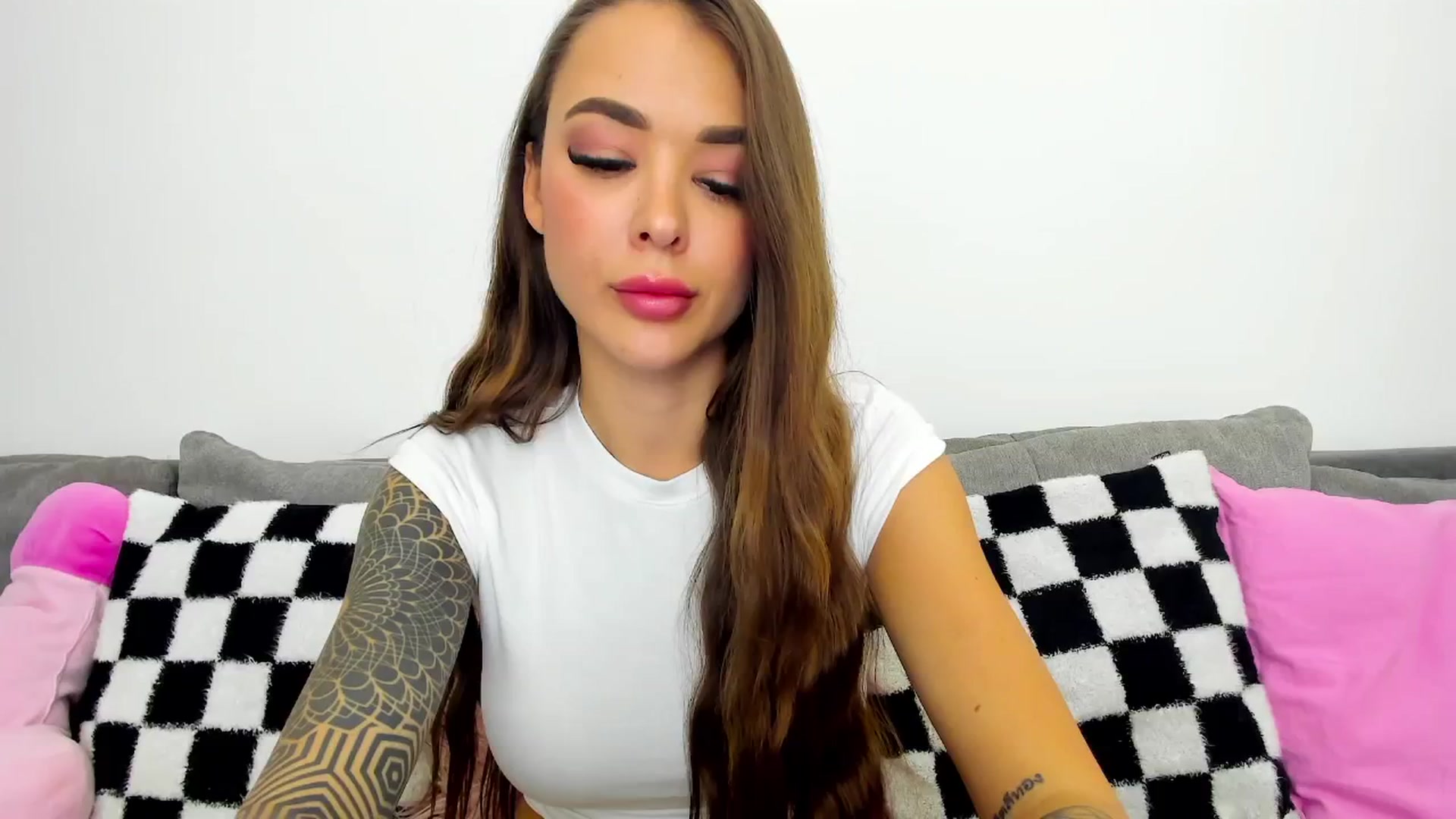 Gallery image thumbnail from Jul_la_la's myfreecams stream on, 03/22/2025, 16:44 image 6 of 20