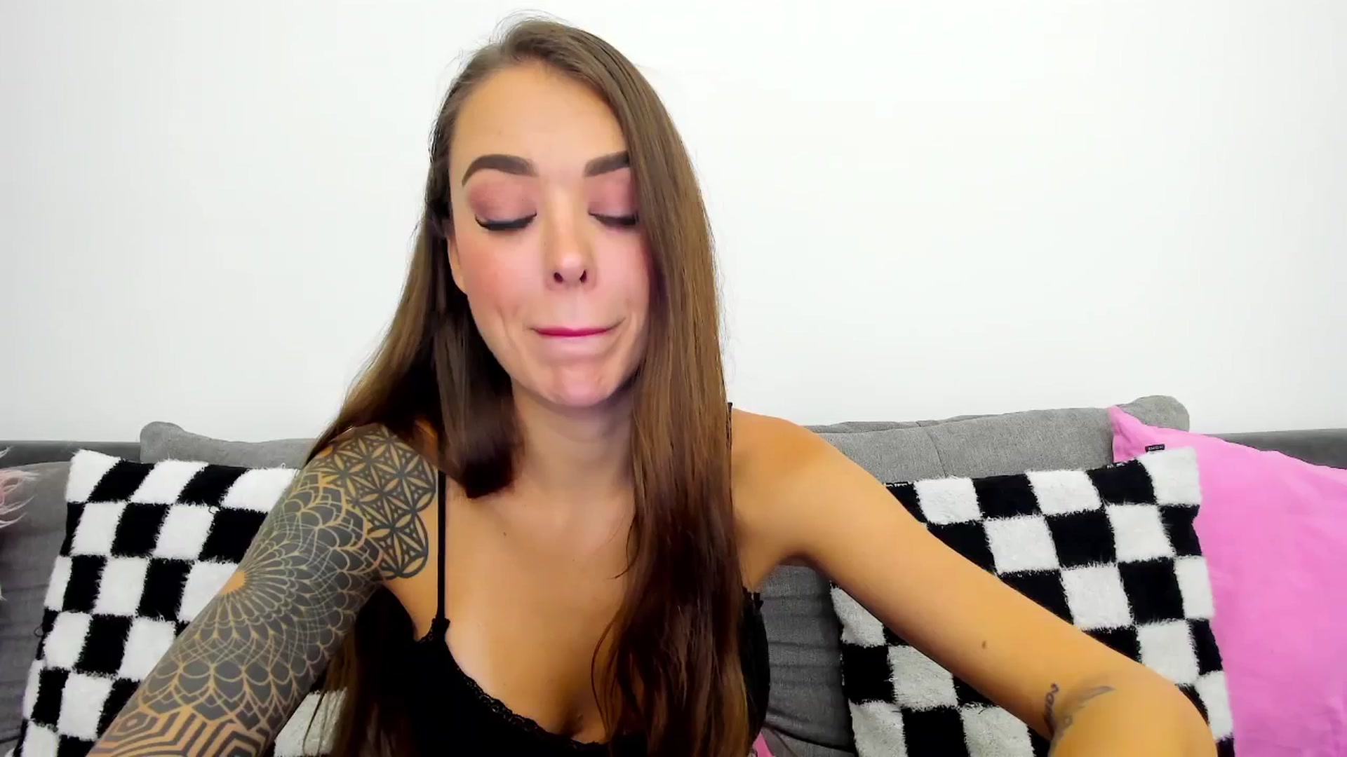 Gallery image thumbnail from Jul_la_la's myfreecams stream on, 03/25/2025, 17:38 image 20 of 20