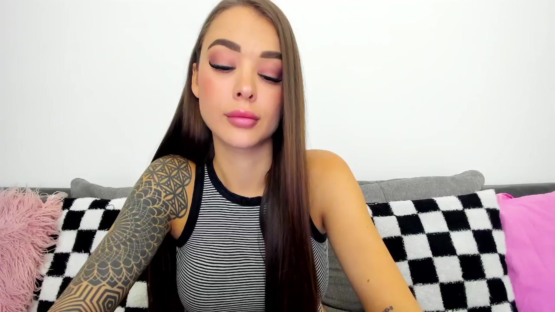 Gallery image thumbnail from Jul_la_la's myfreecams stream on, 03/28/2025, 10:42 image 6 of 20