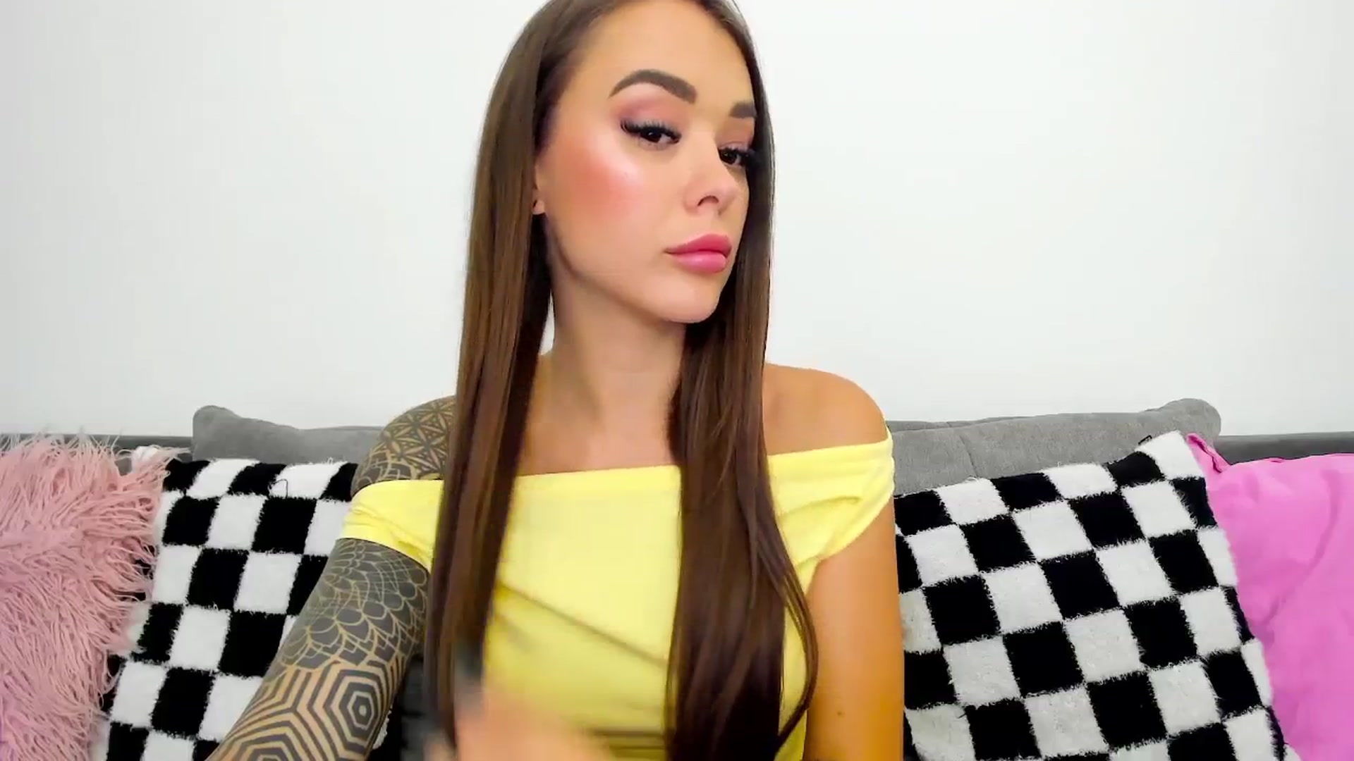 Gallery image thumbnail from Jul_la_la's myfreecams stream on, 03/28/2025, 15:28 image 14 of 20